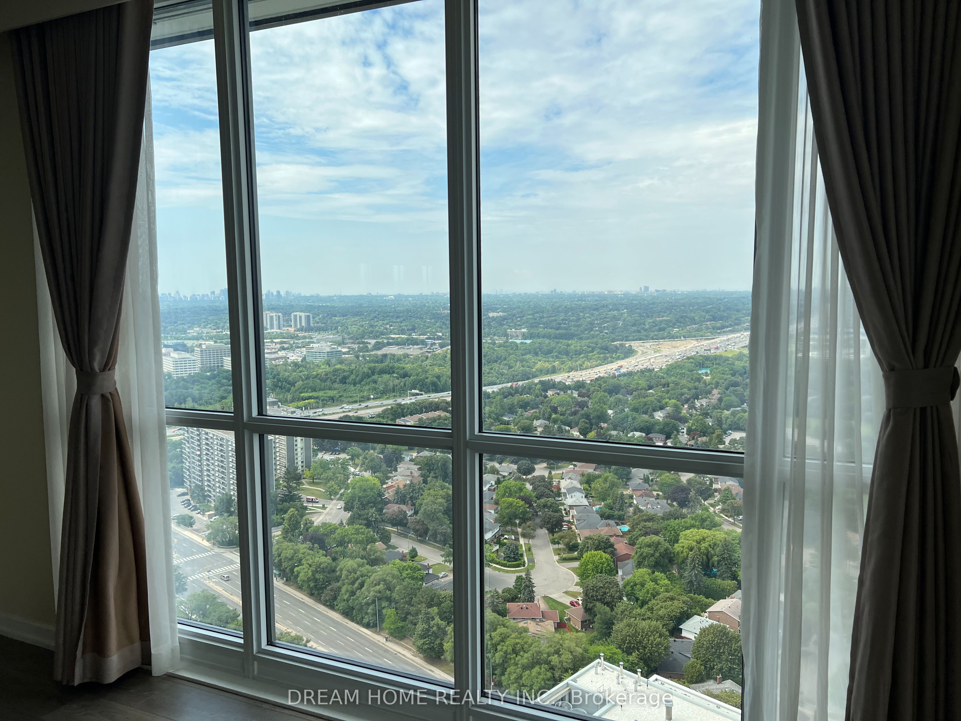 32 forest manor Road 3002, Toronto, ON M2J 0H2 photo 4