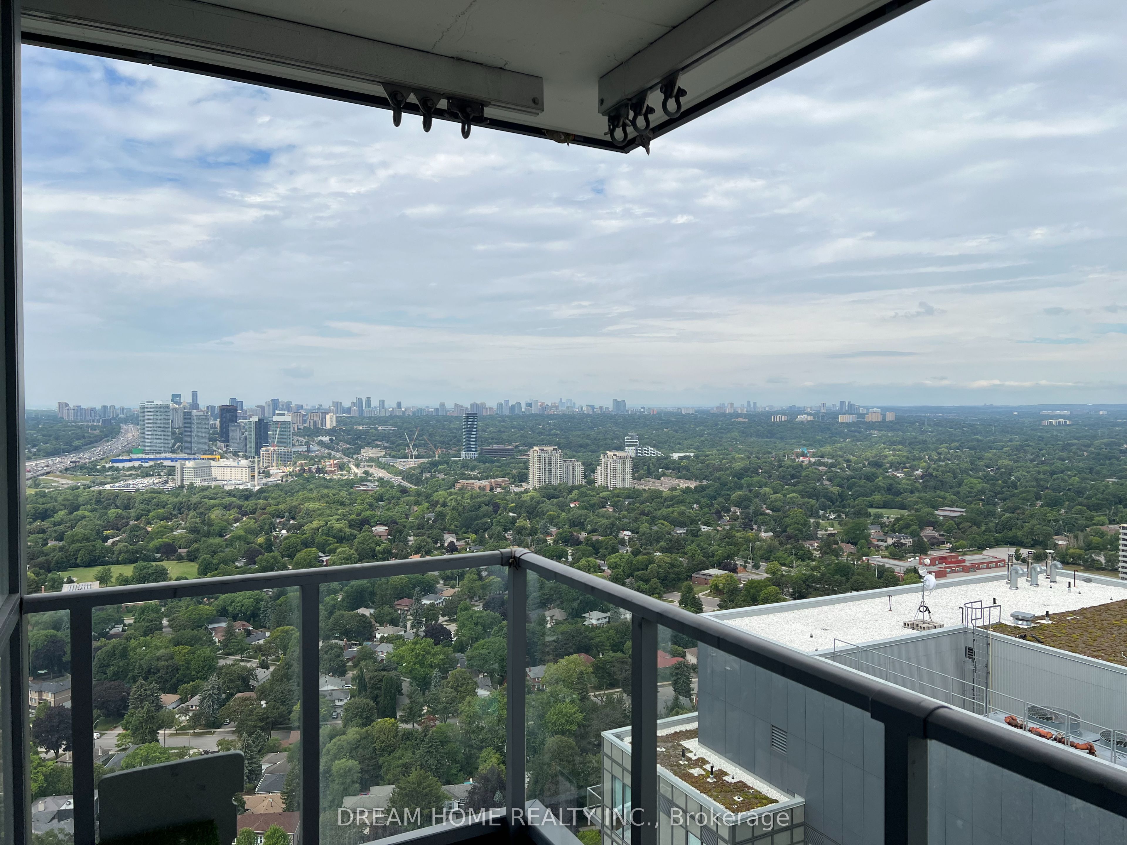 32 forest manor Road 3002, Toronto, ON M2J 0H2 photo 5