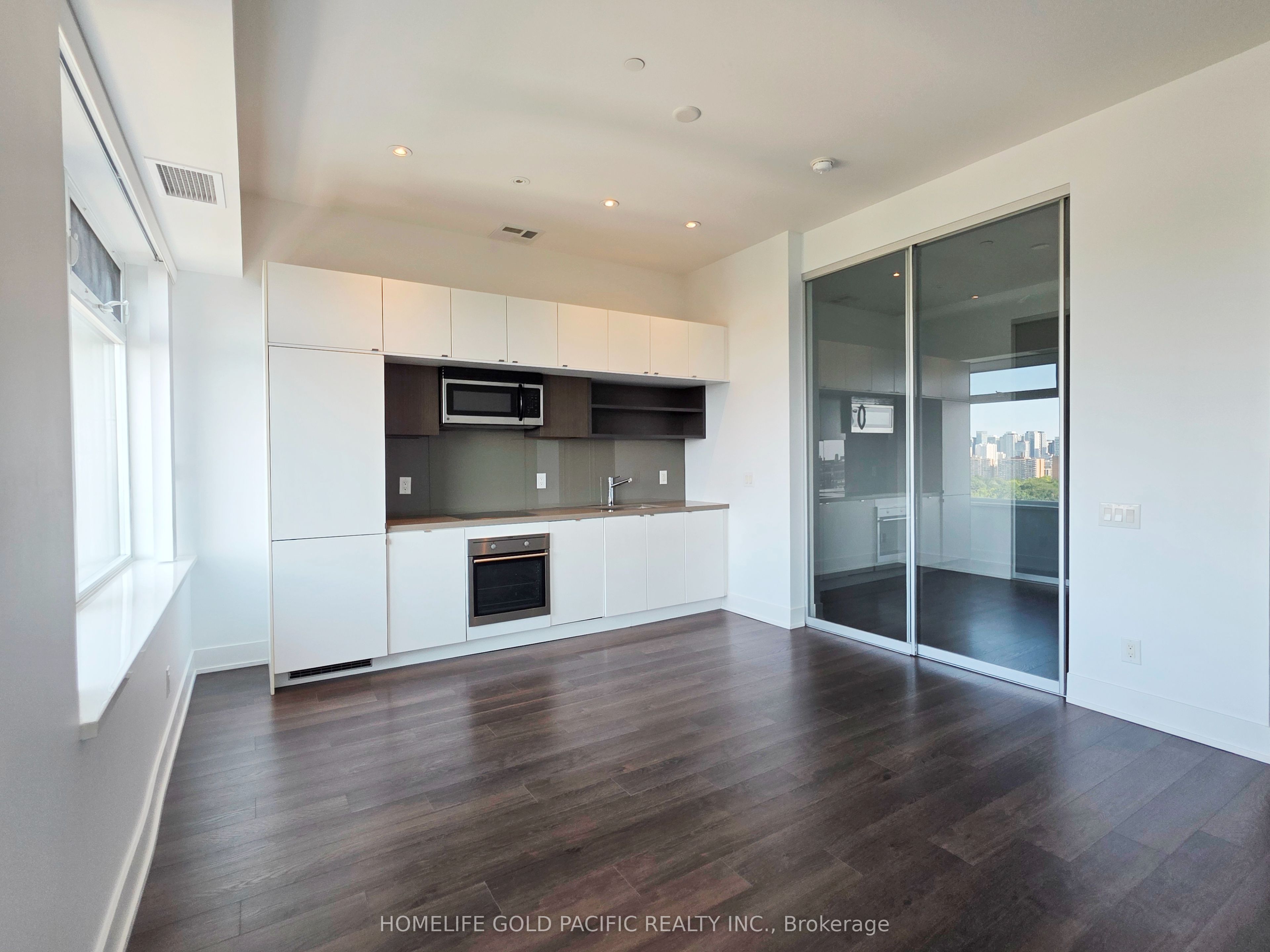 111 St. Clair Avenue W 1222, Toronto, ON M4V 1N5 photo 2