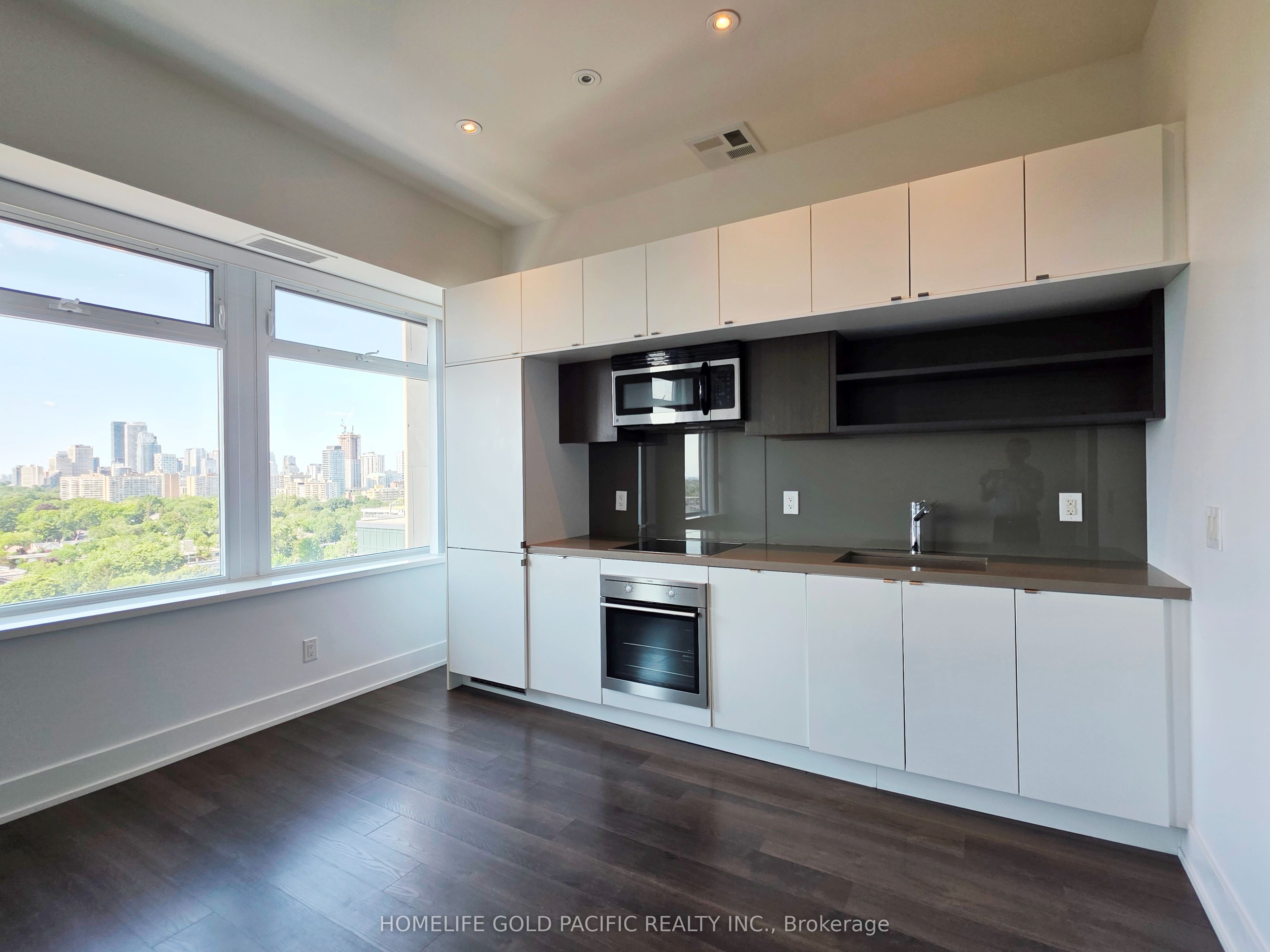 111 St. Clair Avenue W 1222, Toronto, ON M4V 1N5 photo 4