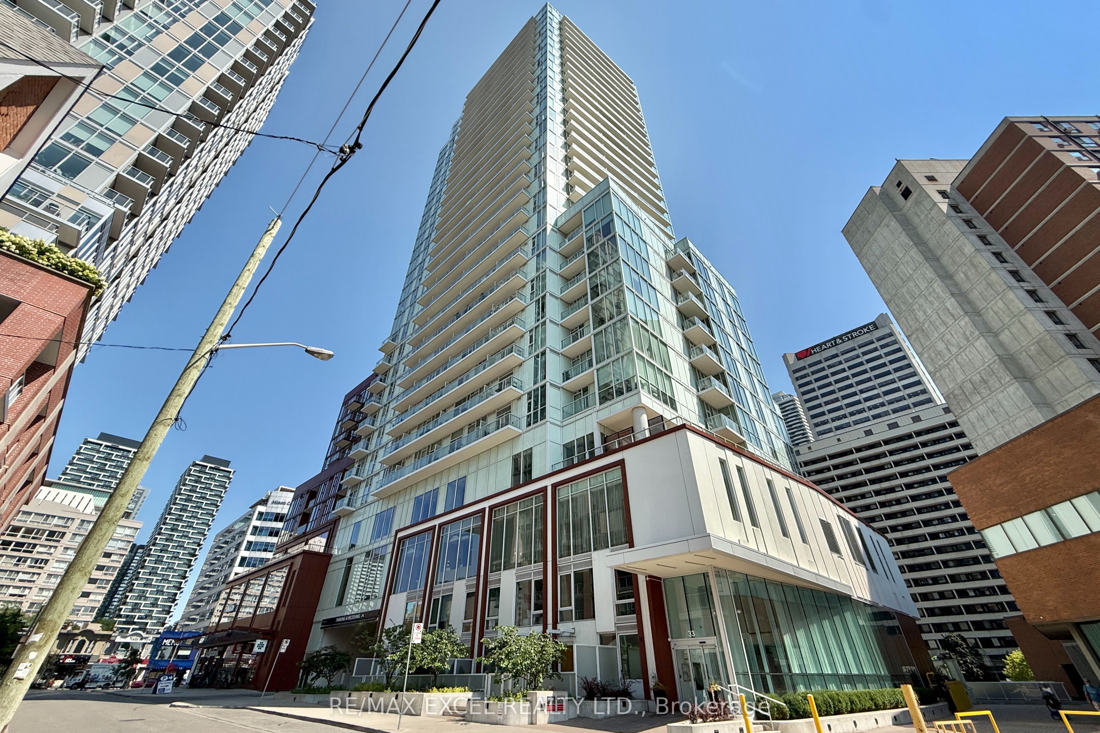 33 Helendale Avenue 1012, Toronto, ON M4R 0A4 photo 2