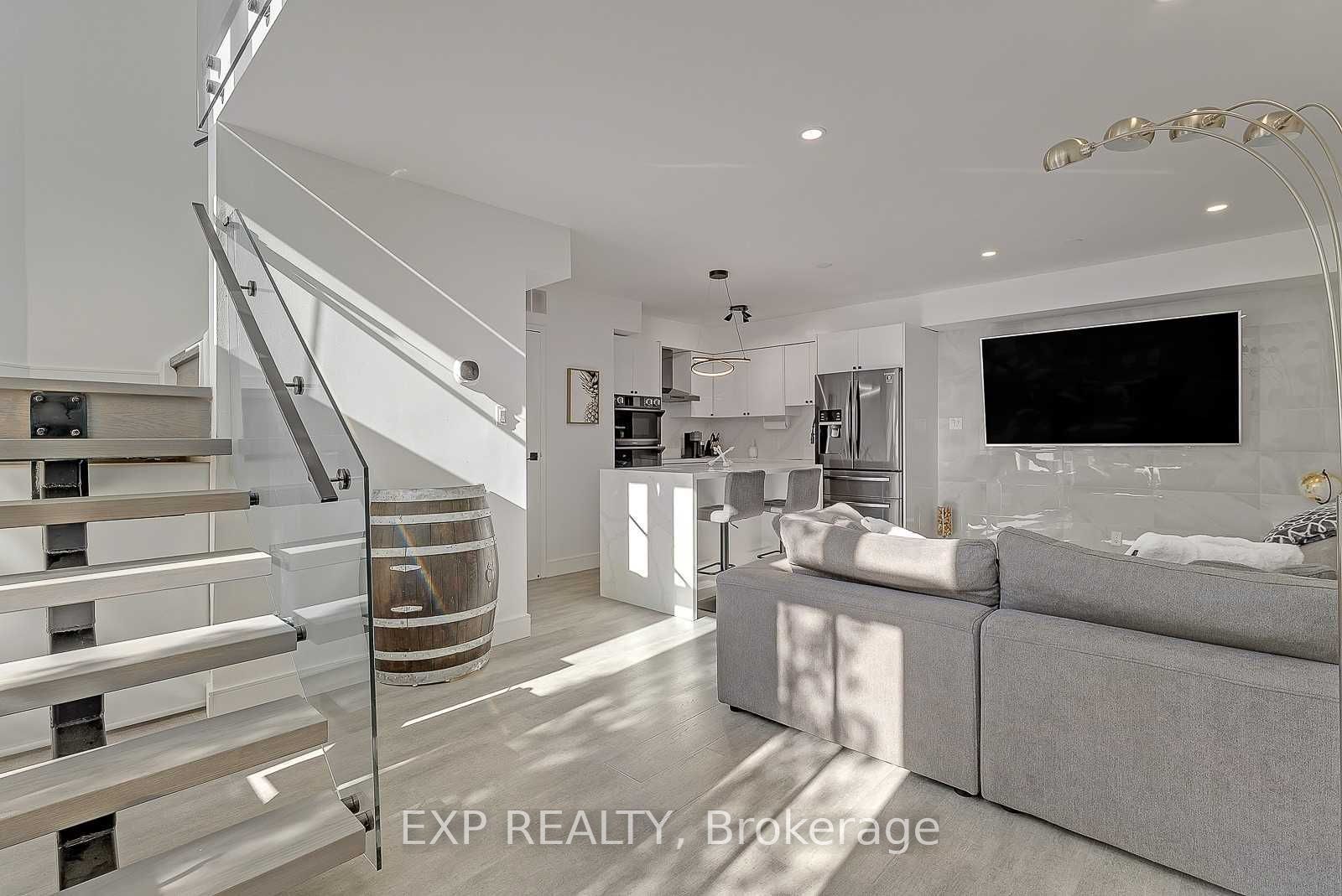 50 East Liberty Street 1111, Toronto, ON M6K 3P3 photo 3