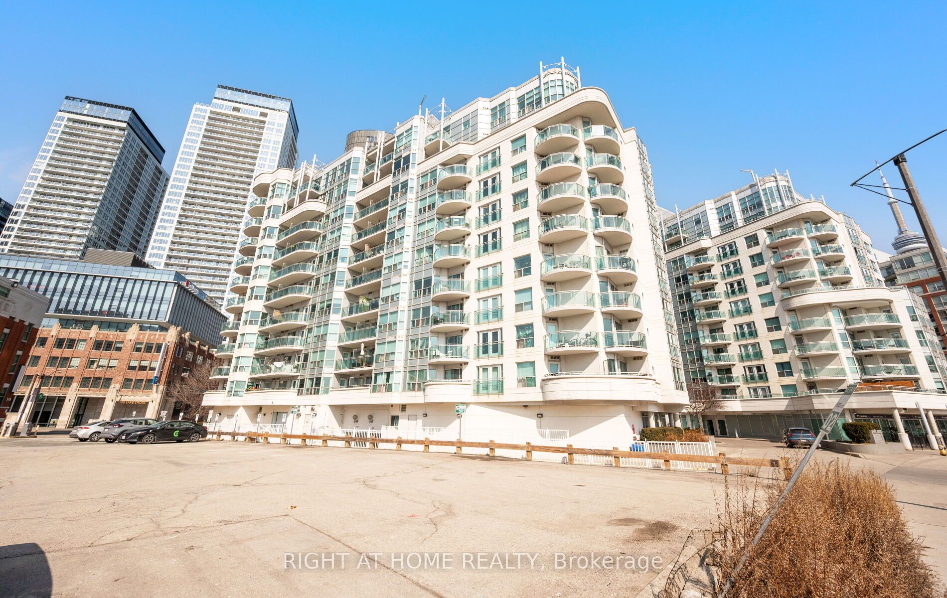 600 Queens Quay 219, Toronto, ON M5V 3M3 photo 2