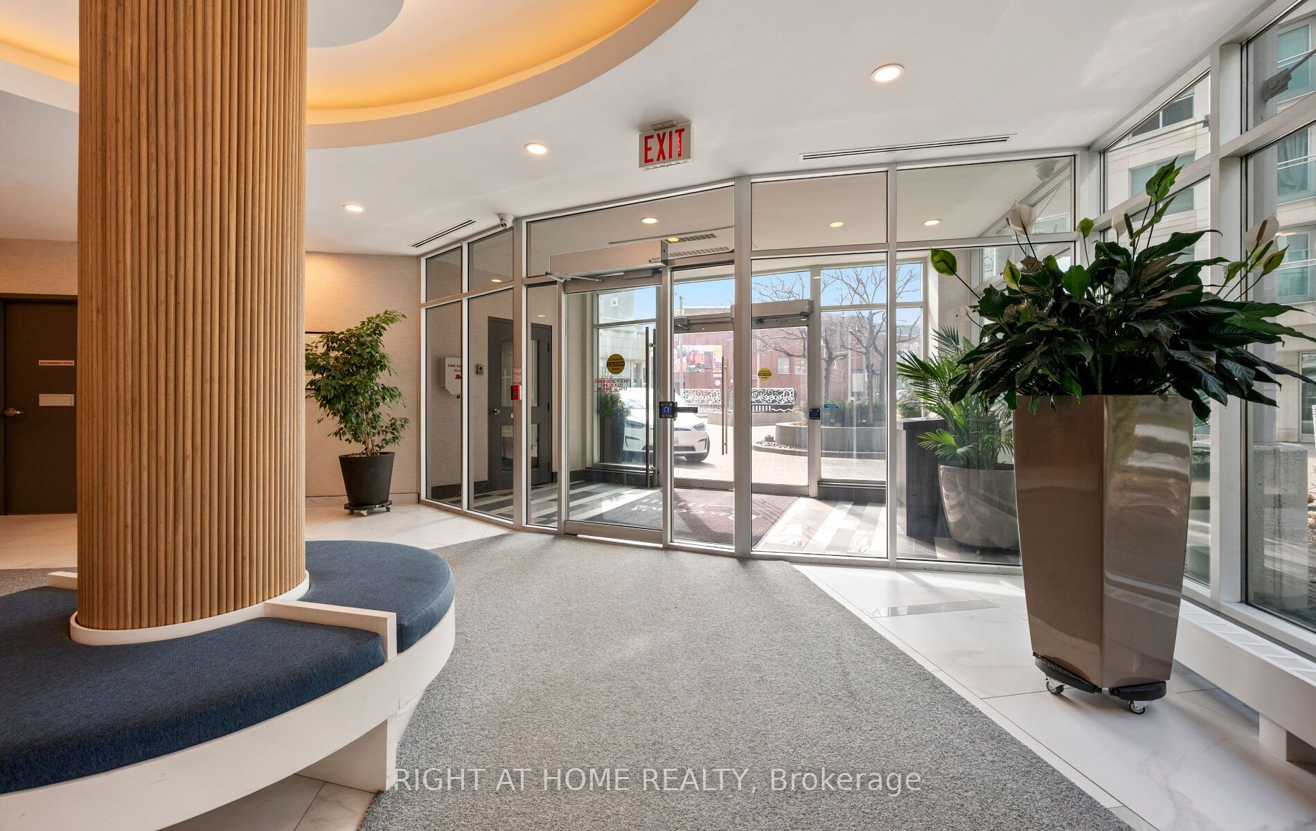 600 Queens Quay 219, Toronto, ON M5V 3M3 photo 4