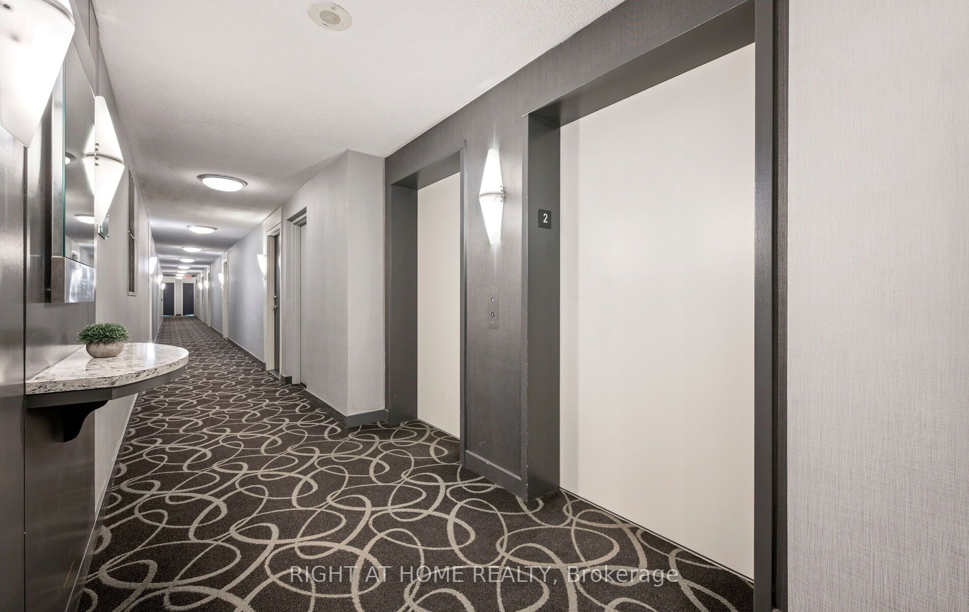 600 Queens Quay 219, Toronto, ON M5V 3M3 photo 5
