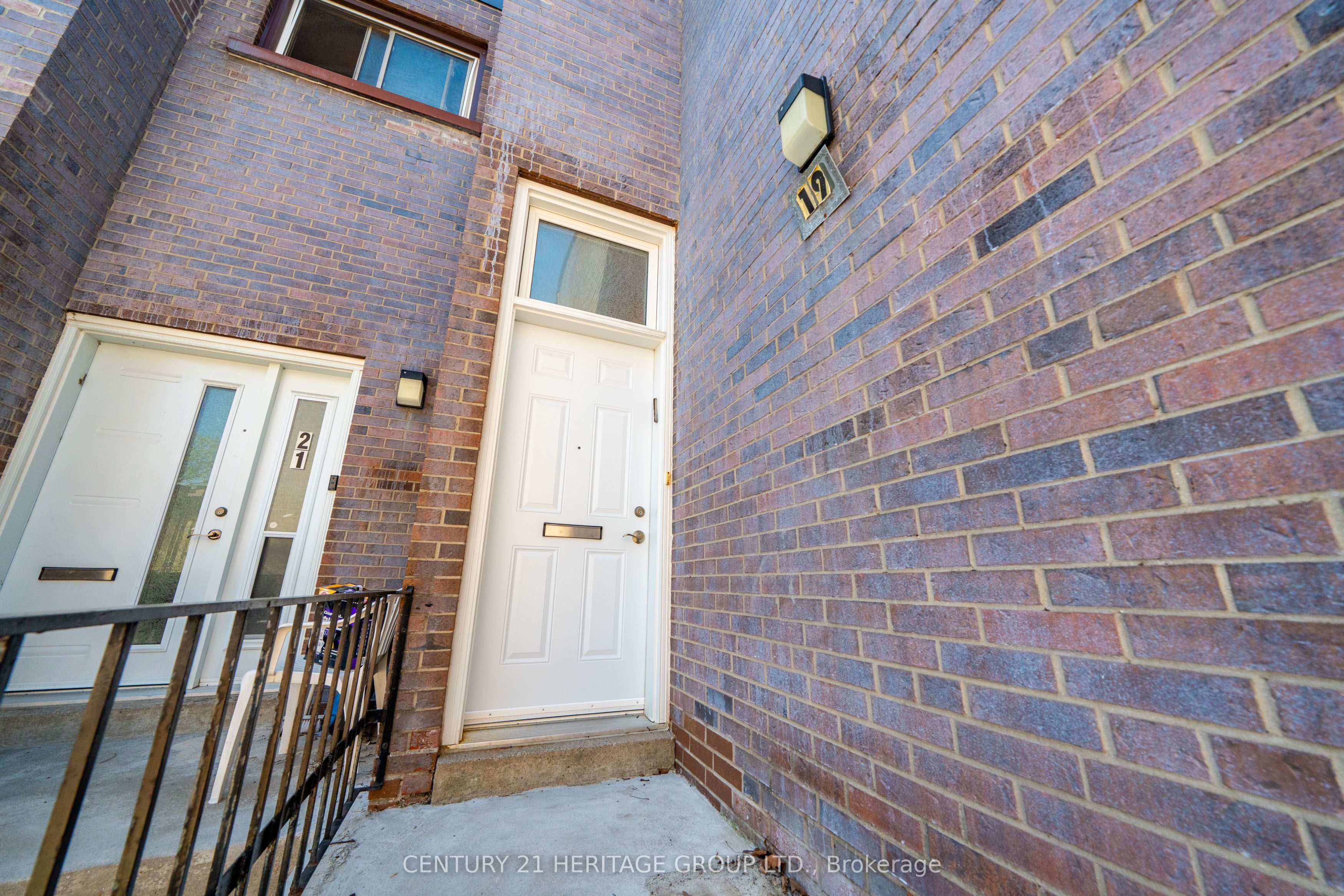 19 Candy Court Way, Toronto, ON M2R 2Y7 photo 2