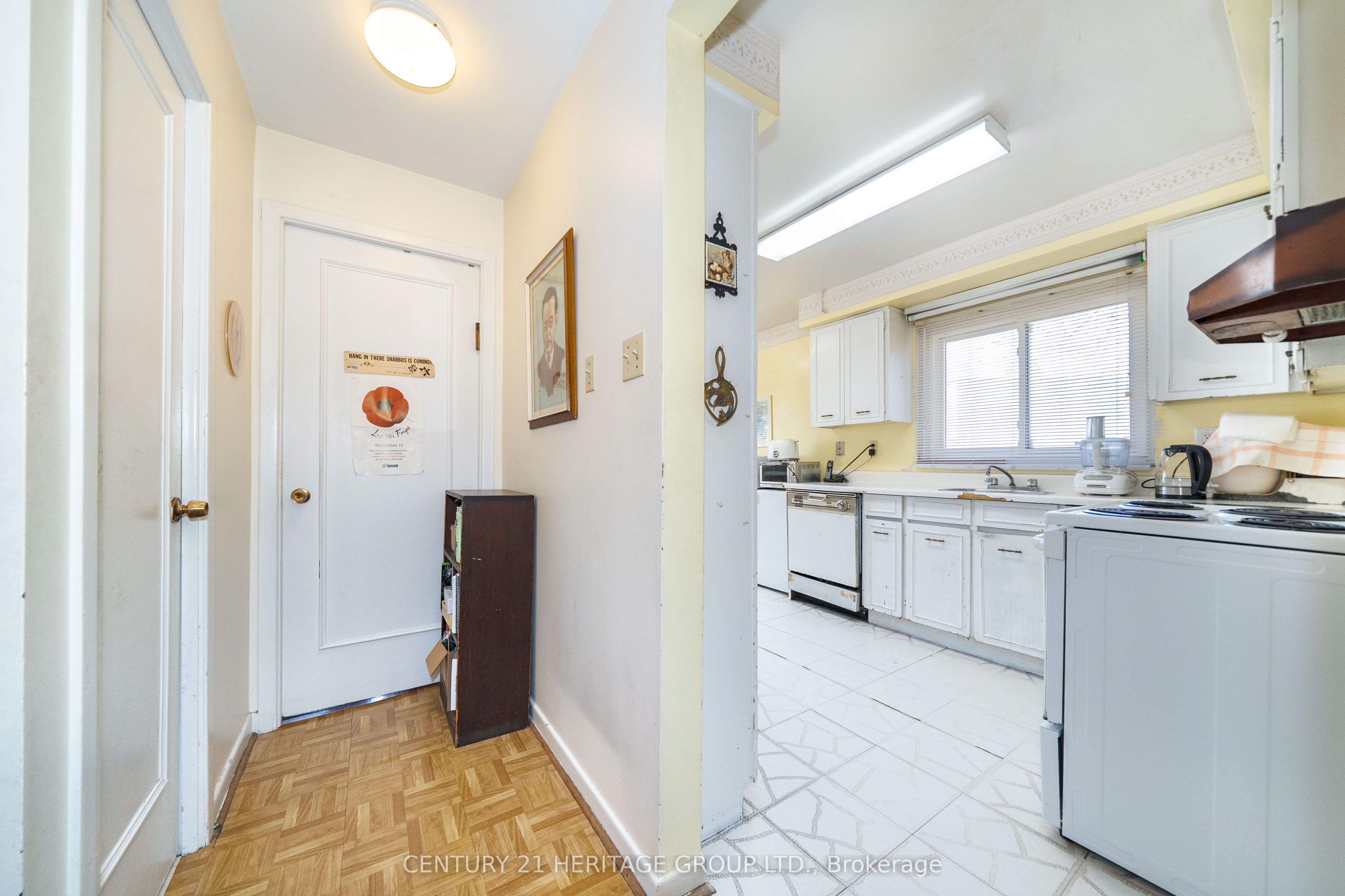 19 Candy Court Way, Toronto, ON M2R 2Y7 photo 5