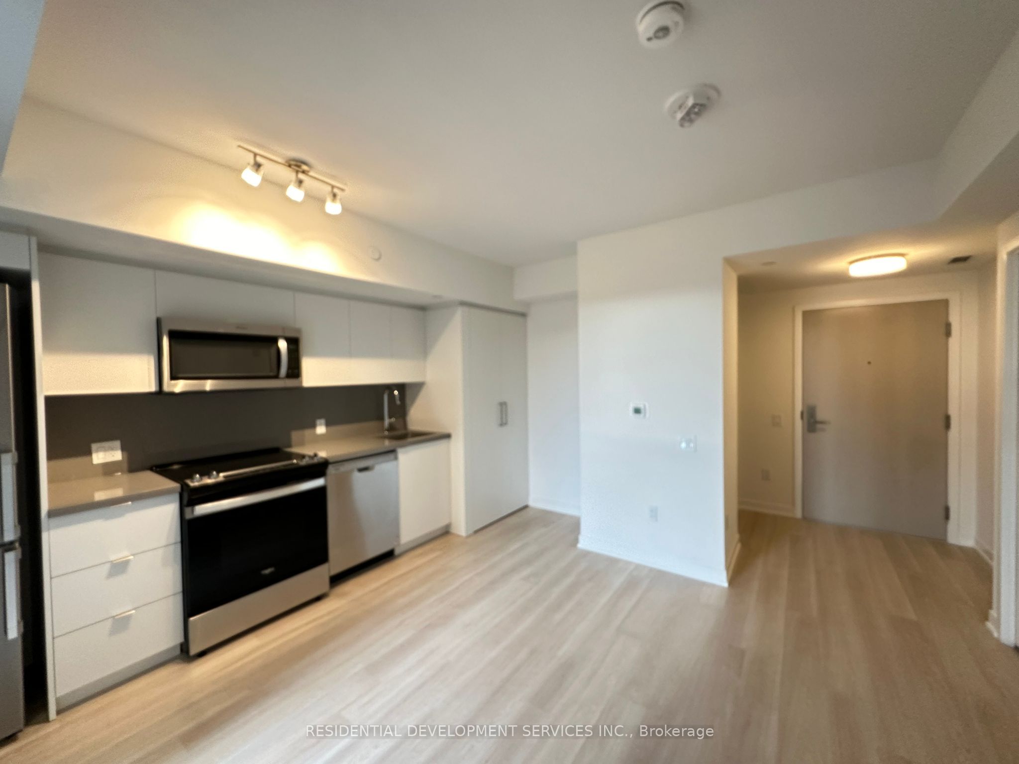500 Wilson Avenue 627, Toronto, ON M3H 0E5 photo 4
