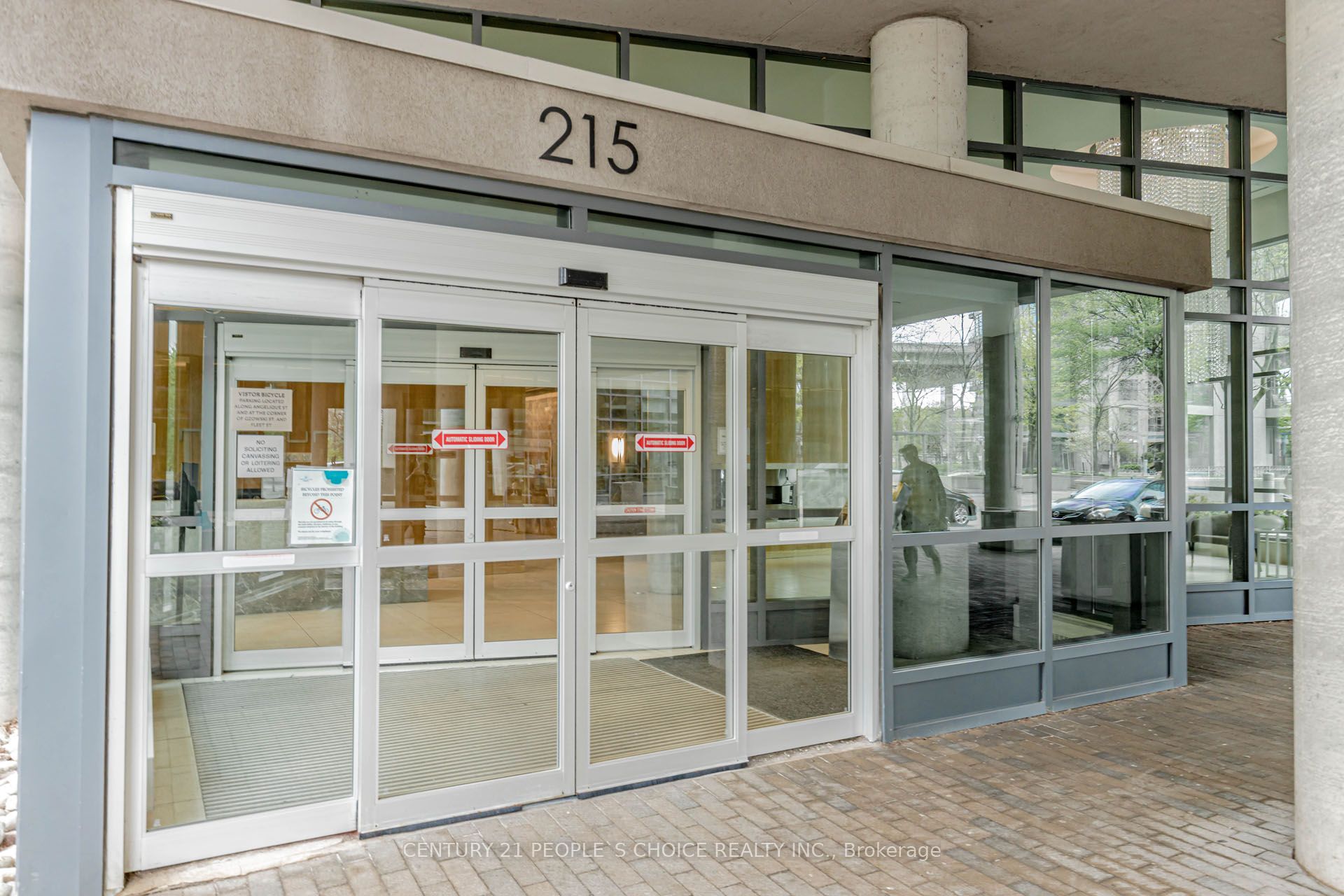 215 Fort York Boulevard 1611, Toronto, ON M5V 4A2 photo 4