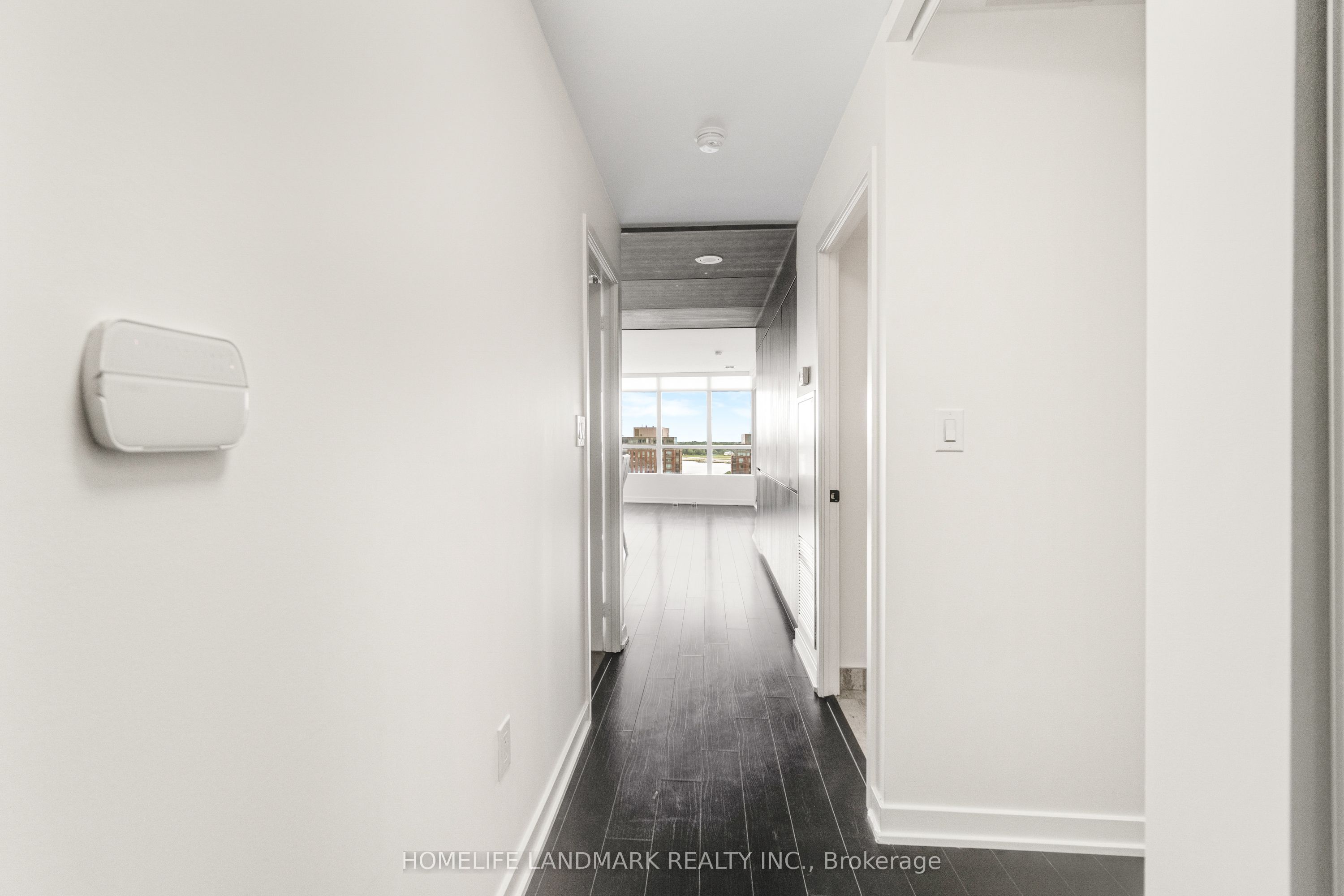 10 Capreol Court 1007, Toronto, ON M5V 4A5 photo 4