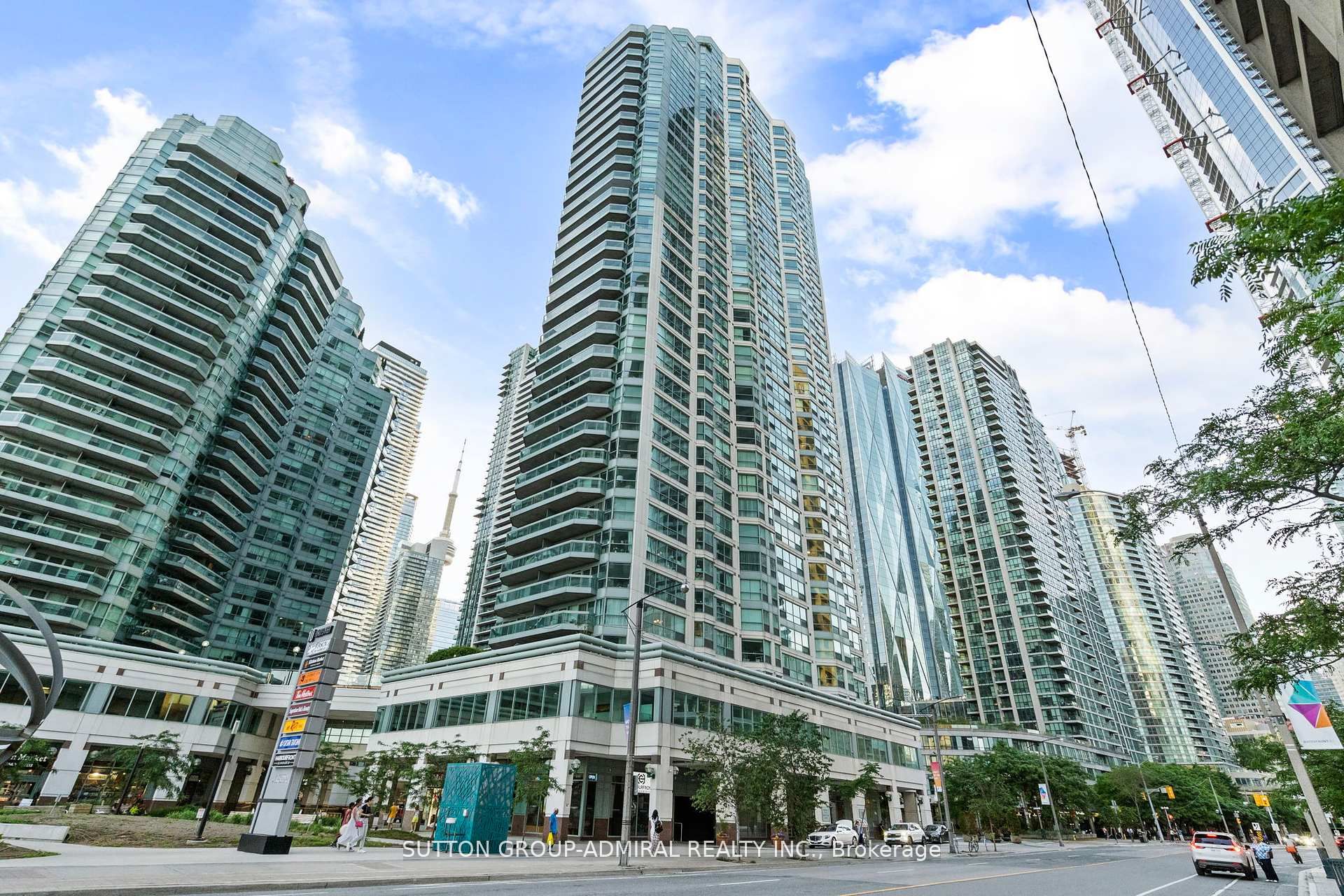 10 Yonge Street 1910, Toronto, ON M5E 1R4