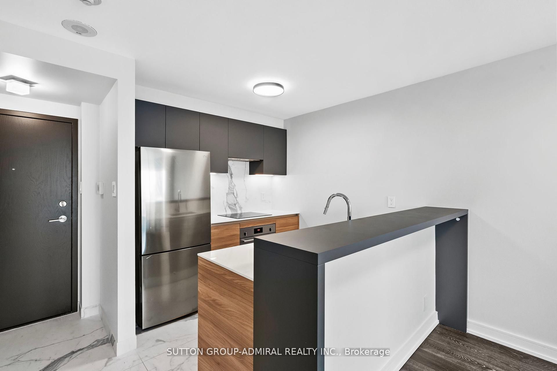 10 Yonge Street 1910, Toronto, ON M5E 1R4 photo 5