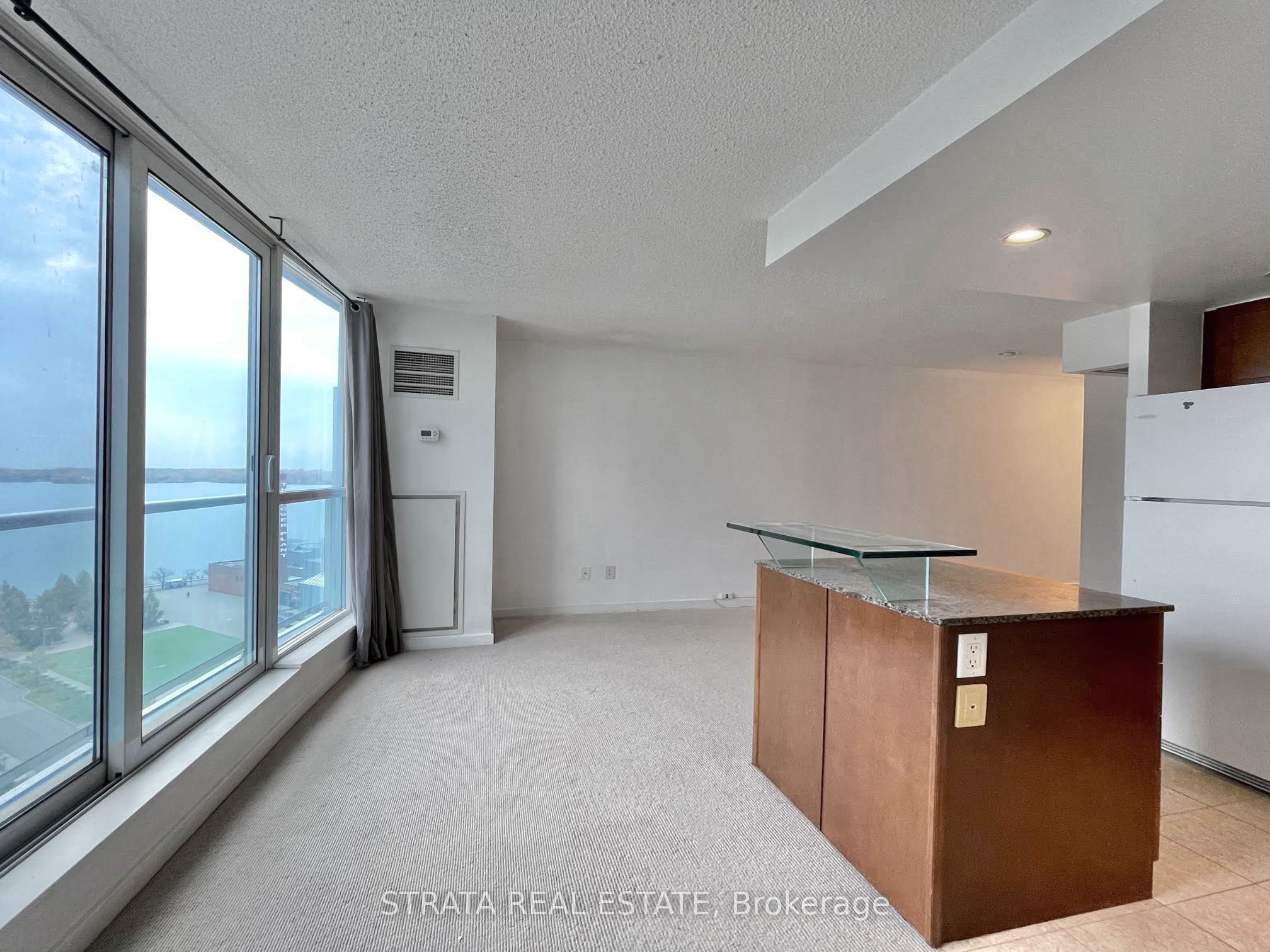 208 Queens Quay W 1505, Toronto, ON M5J 2Y5 photo 3