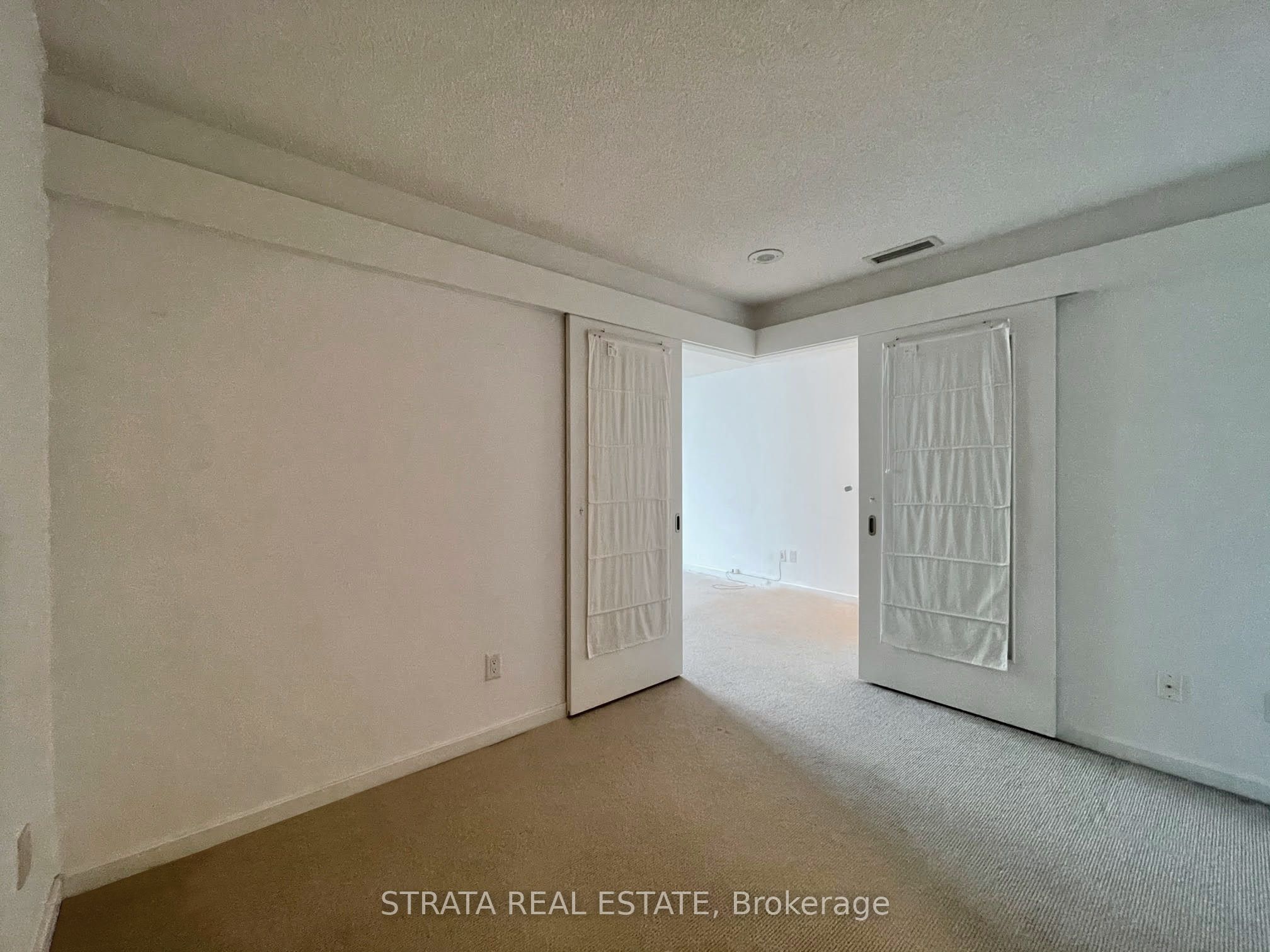 208 Queens Quay W 1505, Toronto, ON M5J 2Y5 photo 4