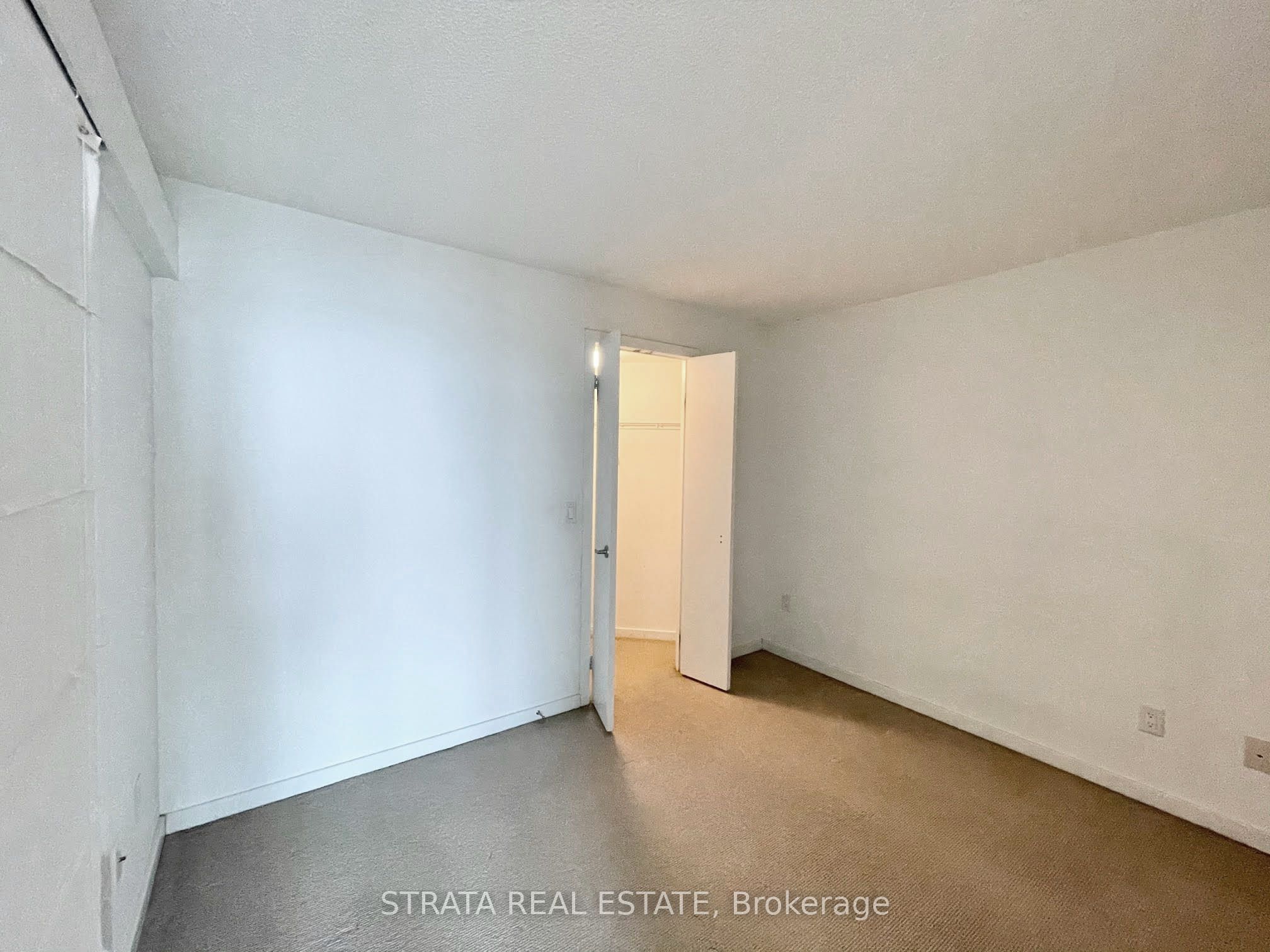 208 Queens Quay W 1505, Toronto, ON M5J 2Y5 photo 5
