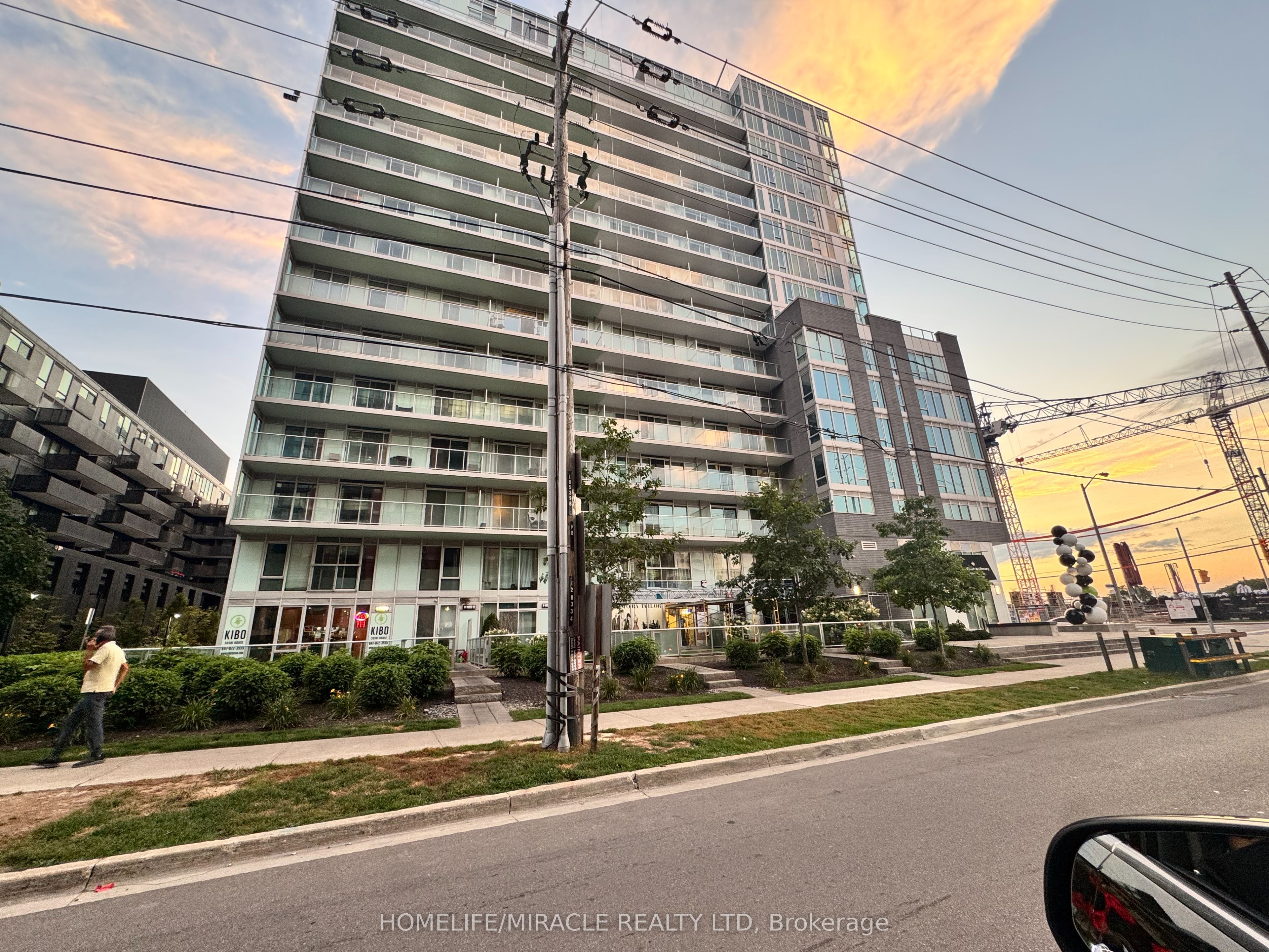 555 Wilson Avenue 103, Toronto, ON M3H 5Y6