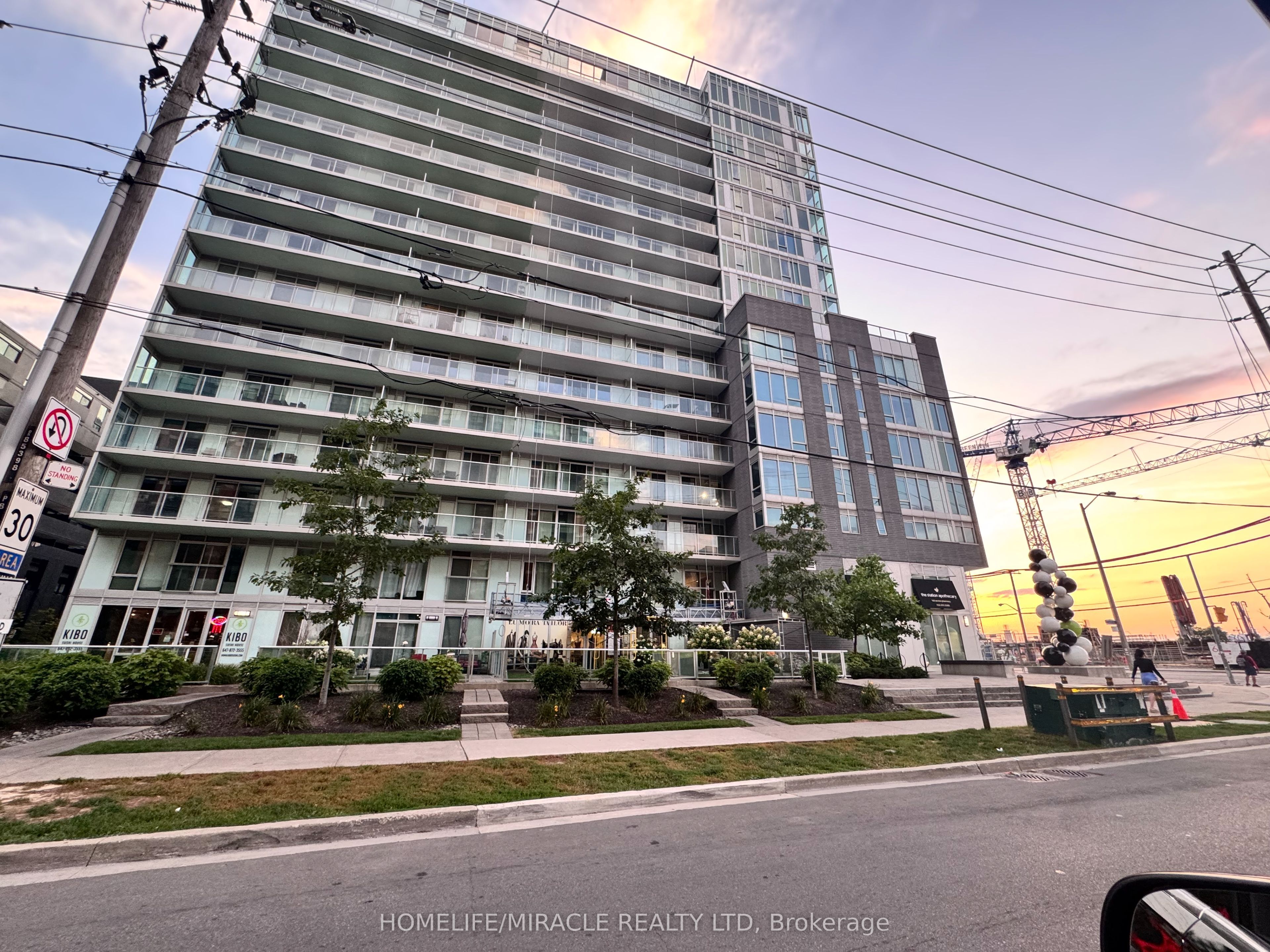 555 Wilson Avenue 103, Toronto, ON M3H 5Y6 photo 2