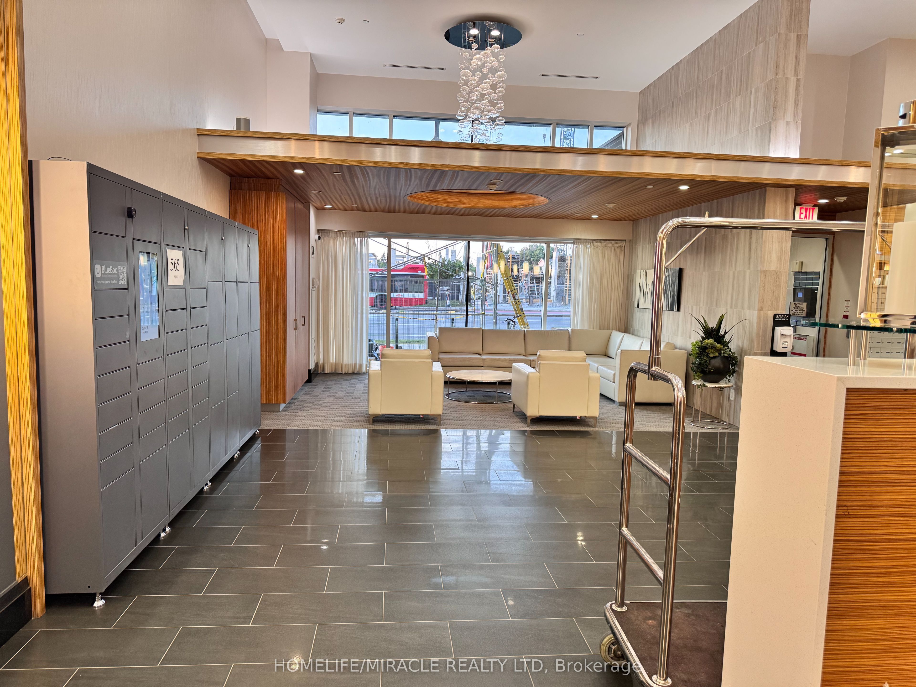 555 Wilson Avenue 103, Toronto, ON M3H 5Y6 photo 4