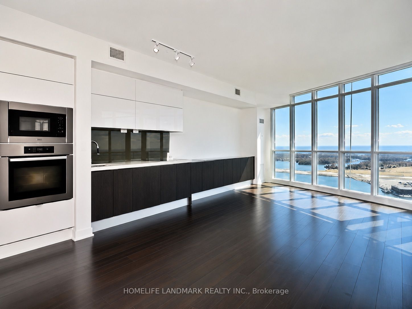 21 Iceboat Terrace 3609, Toronto, ON M5V 4A9 photo 2