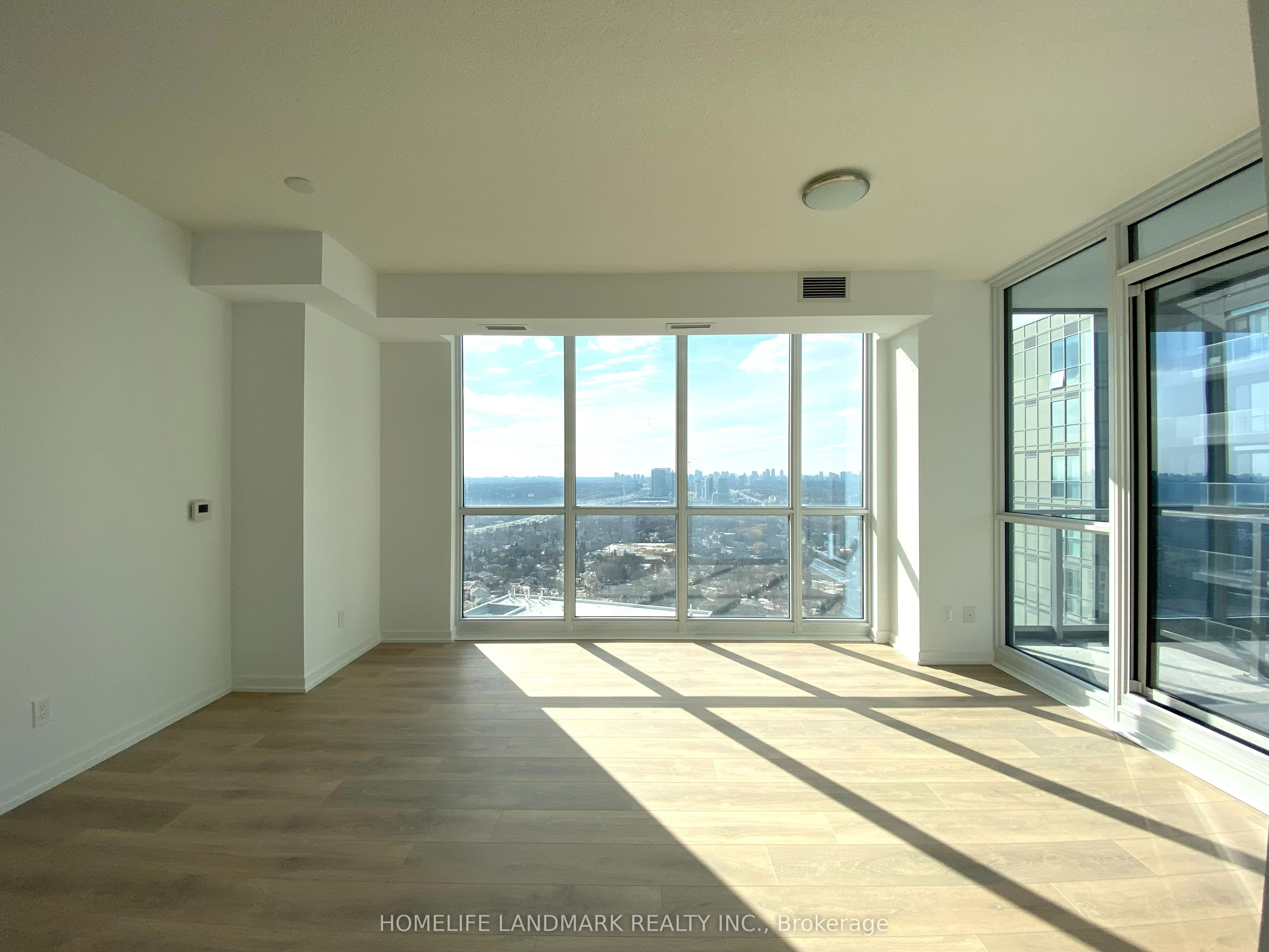 32 Forest Manor Road 2202, Toronto, ON M2J 1M5 photo 3