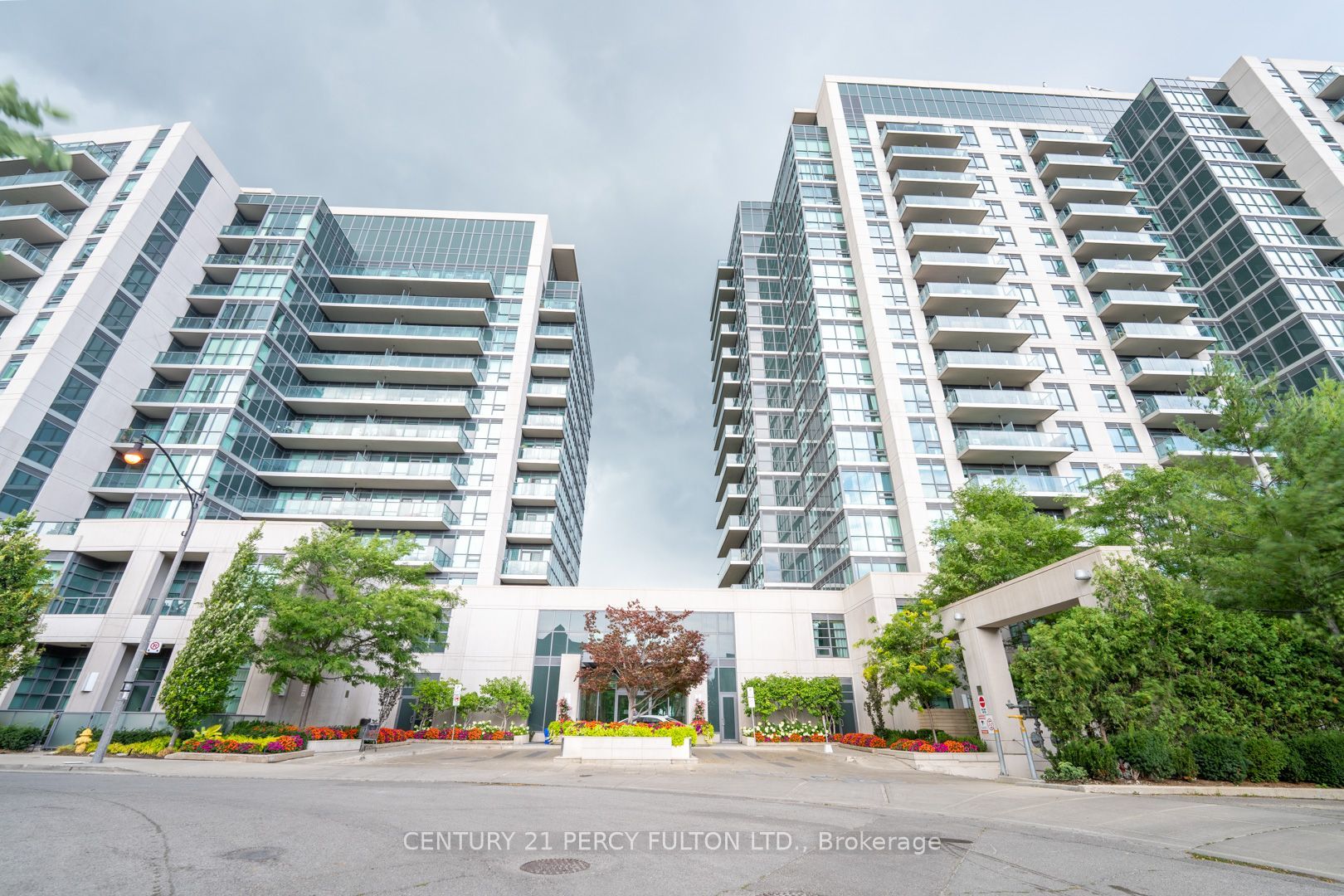 35 Brian Peck Crescent 1510, Toronto, ON M4G 0A5 photo 2