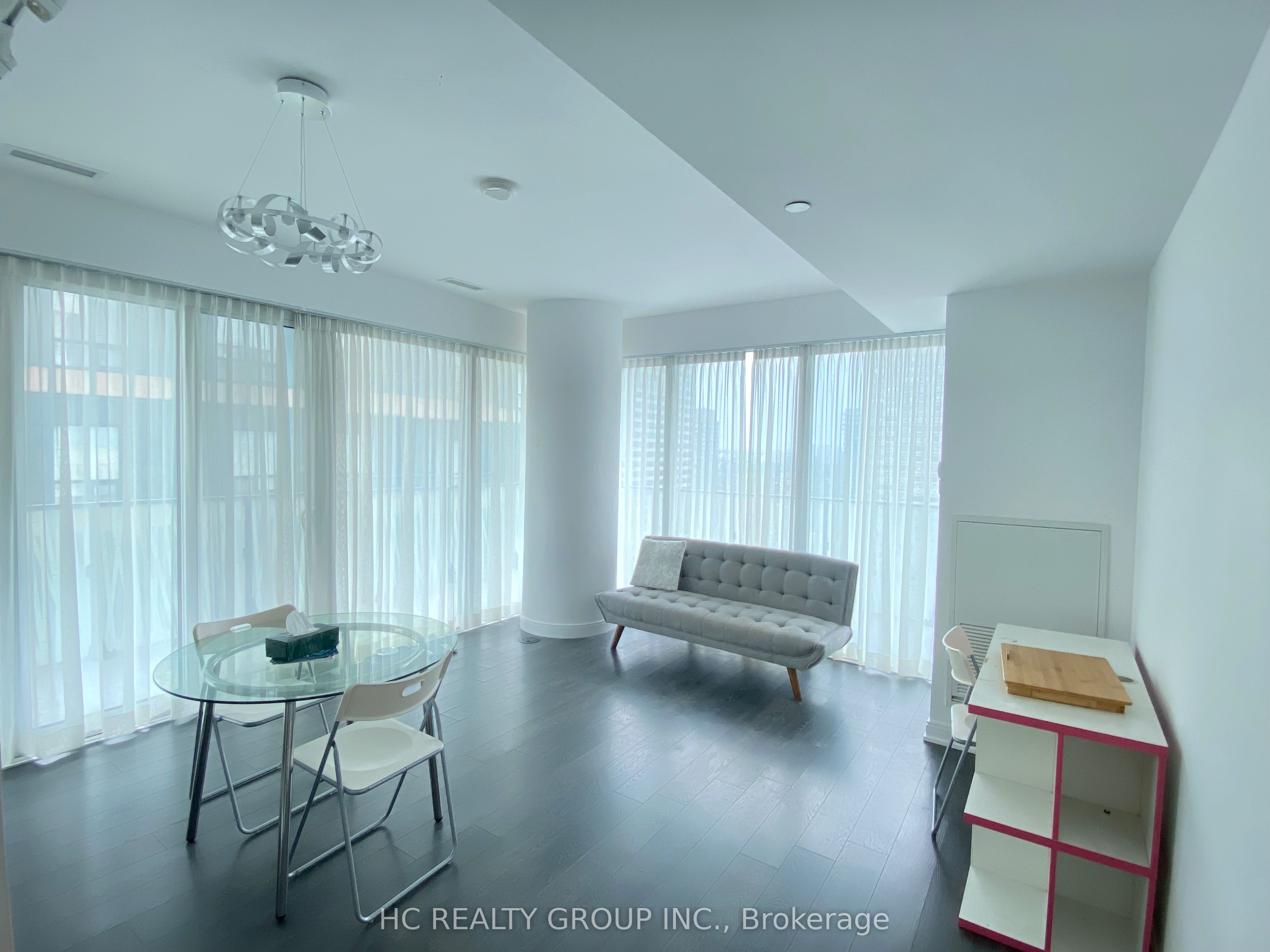42 Charles Street E 3007, Toronto, ON M4Y 1T4 photo 5