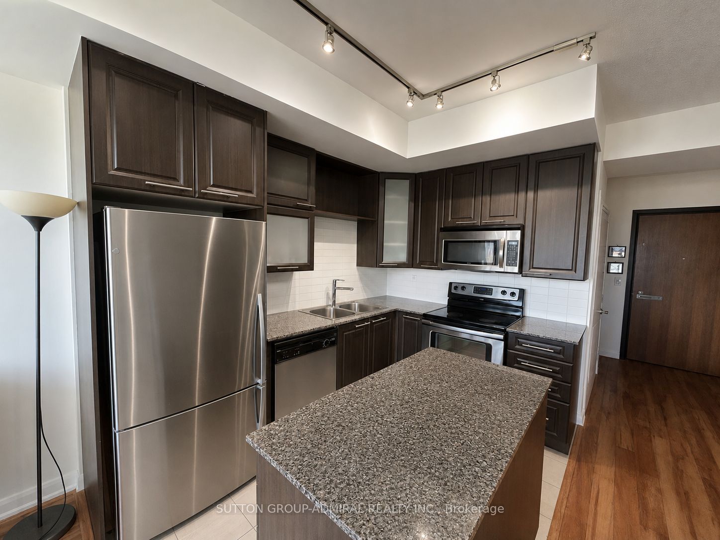 500 Sherbourne Street 1205, Toronto, ON M4X 1L1 photo 2