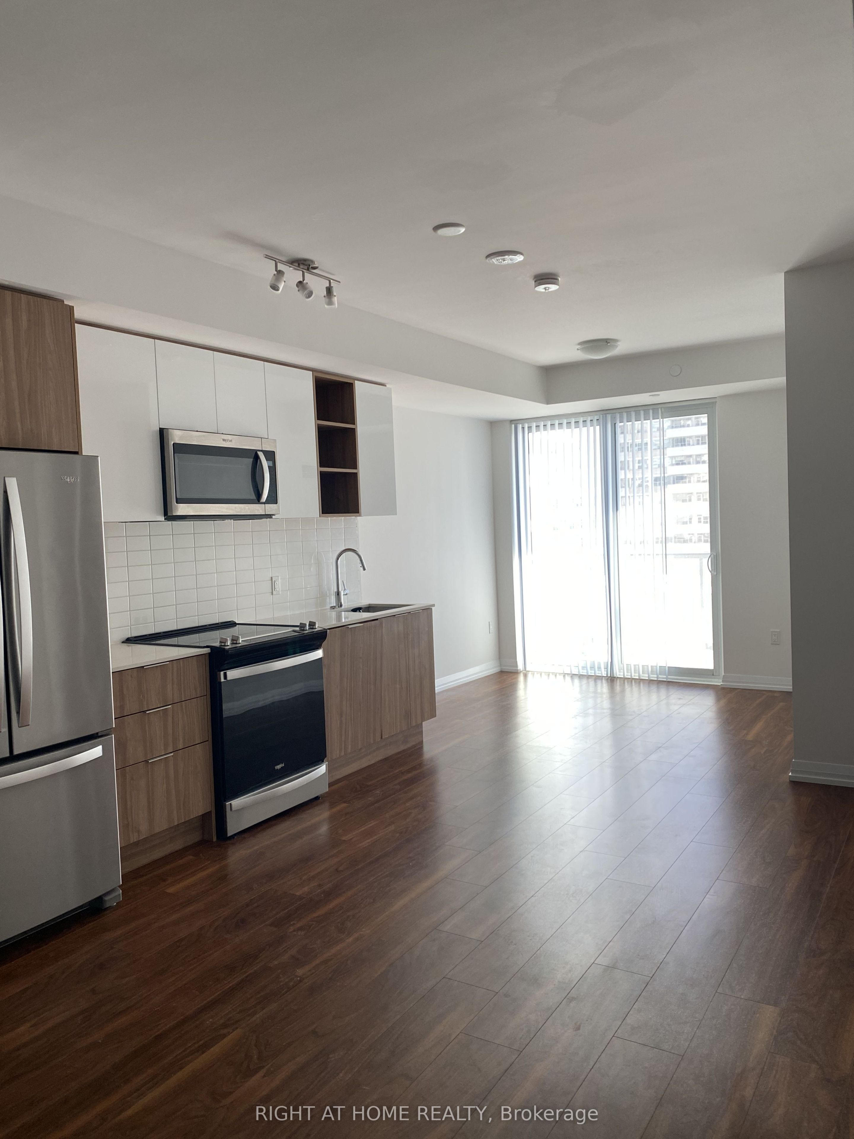 25 Holly Street 1704, Toronto, ON M4S 0E3 photo 2
