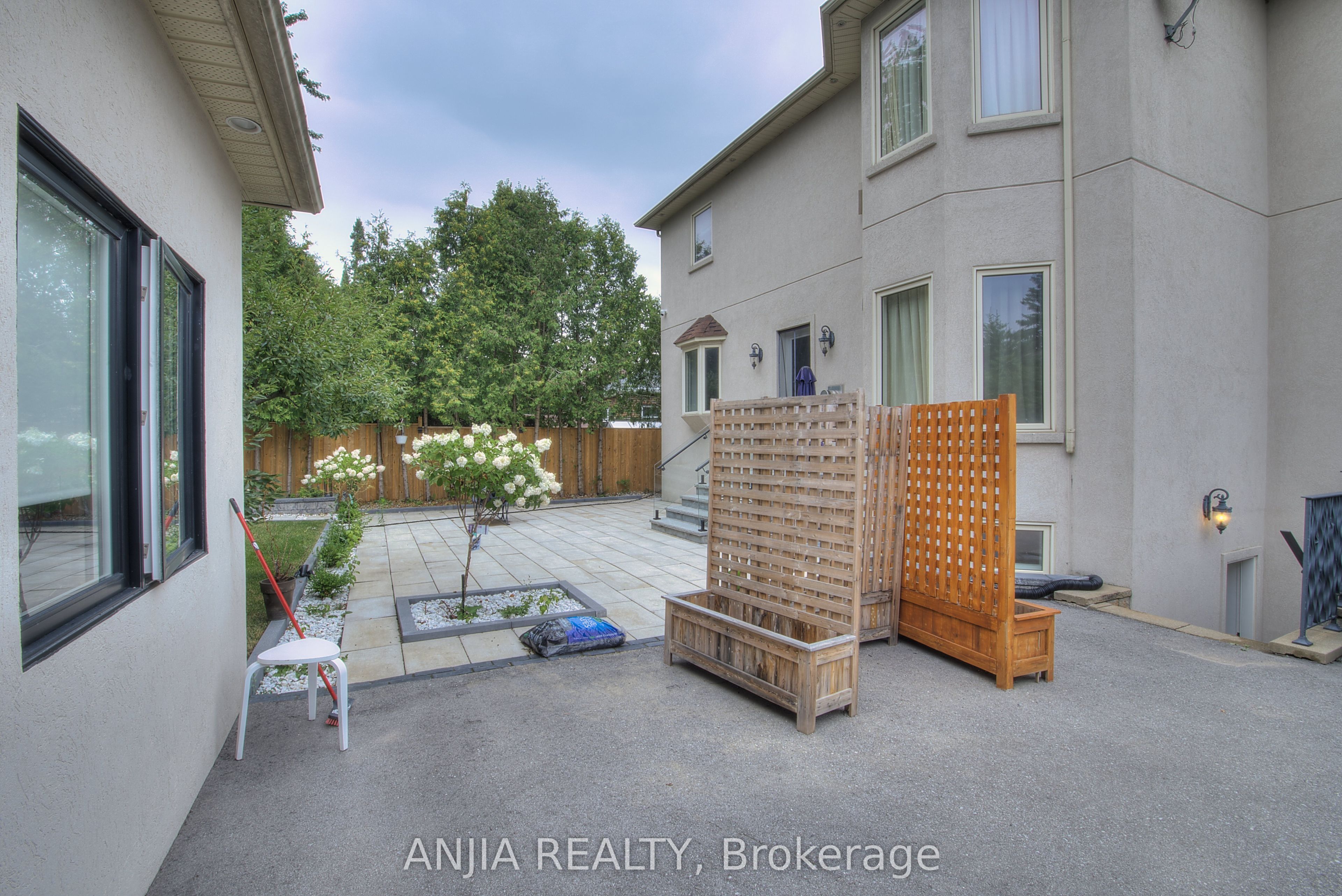 16 Clarkhill Street Basement, Toronto, ON M2R 2G7 photo 4