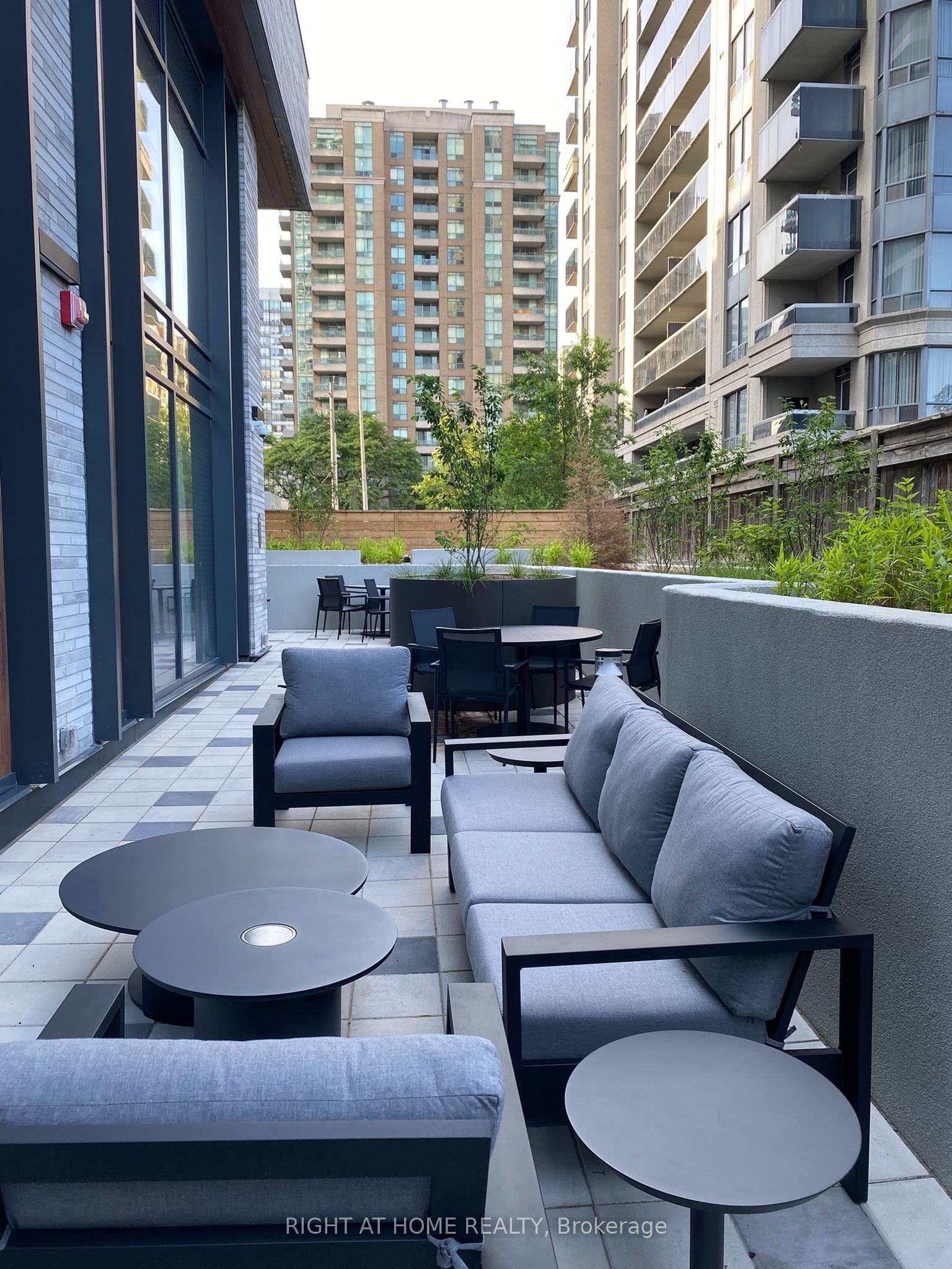 36 Olive Avenue NW 802, Toronto, ON M2N 0M4 photo 2
