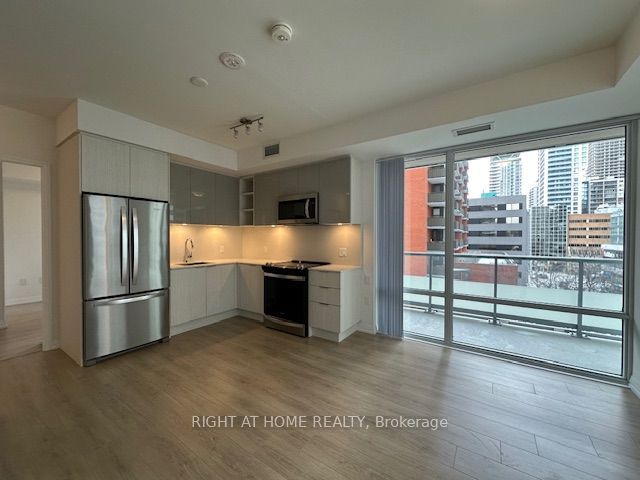 50 Dunfield Avenue 619, Toronto, ON M4S 3A4 photo 5