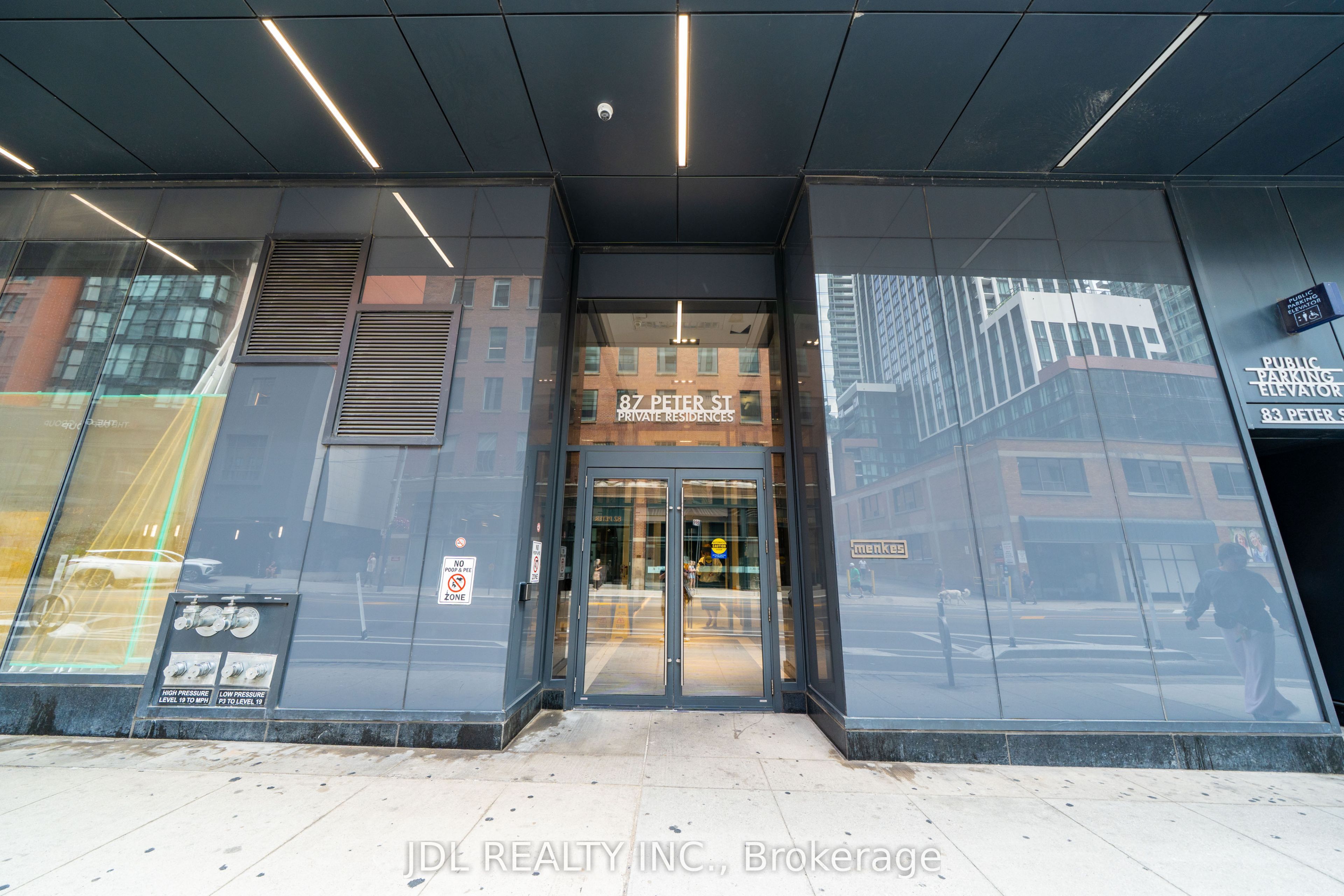 87 Peter Street 1411, Toronto, ON M5V 0P1 photo 3