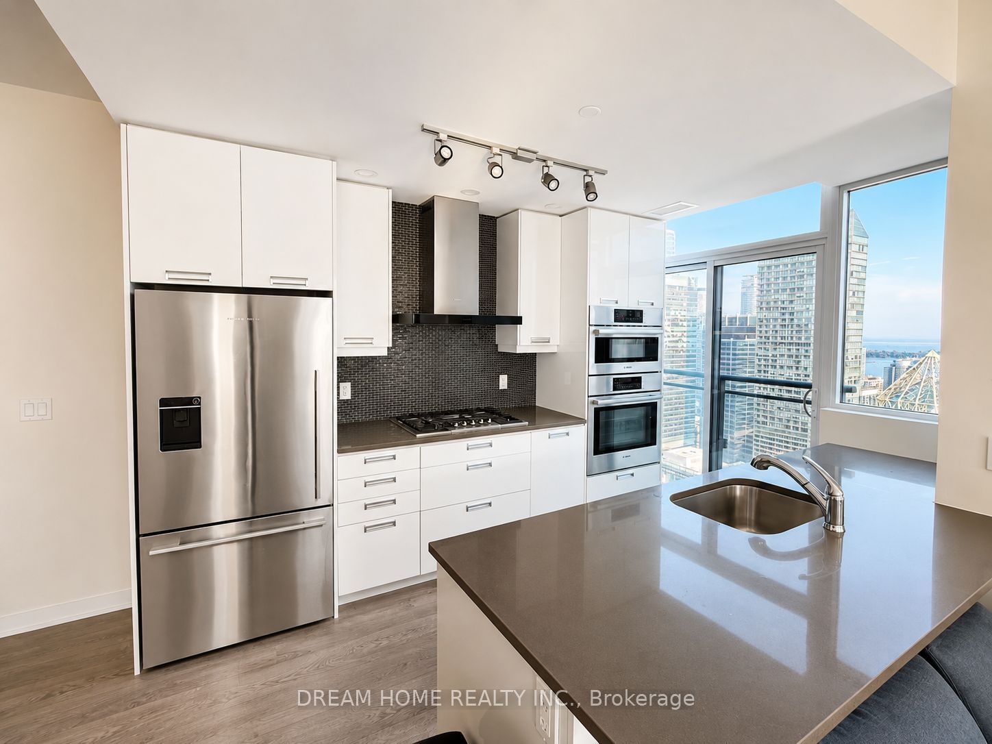 99 John Street 4302, Toronto, ON M5V 0S6 photo 3