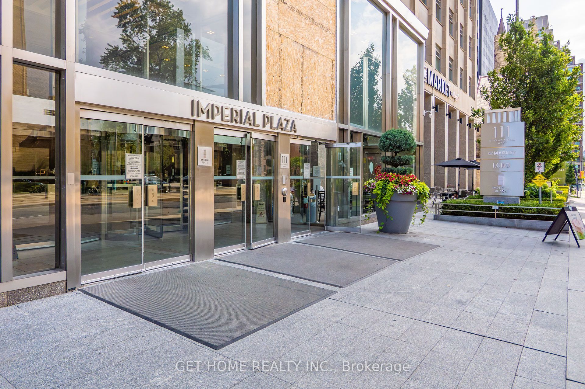 111 St Clair Avenue W 1203, Toronto, ON M4V 1N5 photo 3