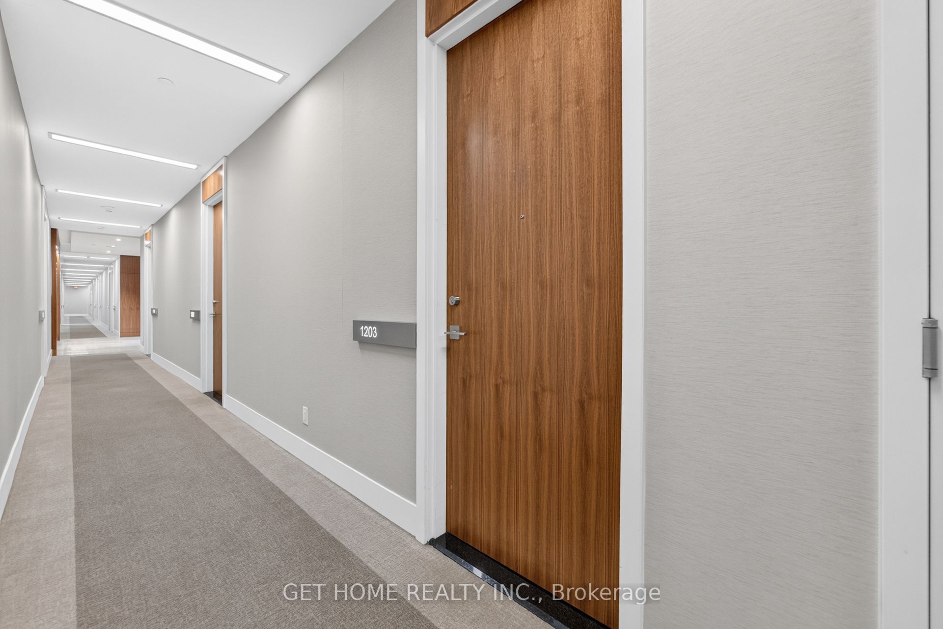 111 St Clair Avenue W 1203, Toronto, ON M4V 1N5 photo 5