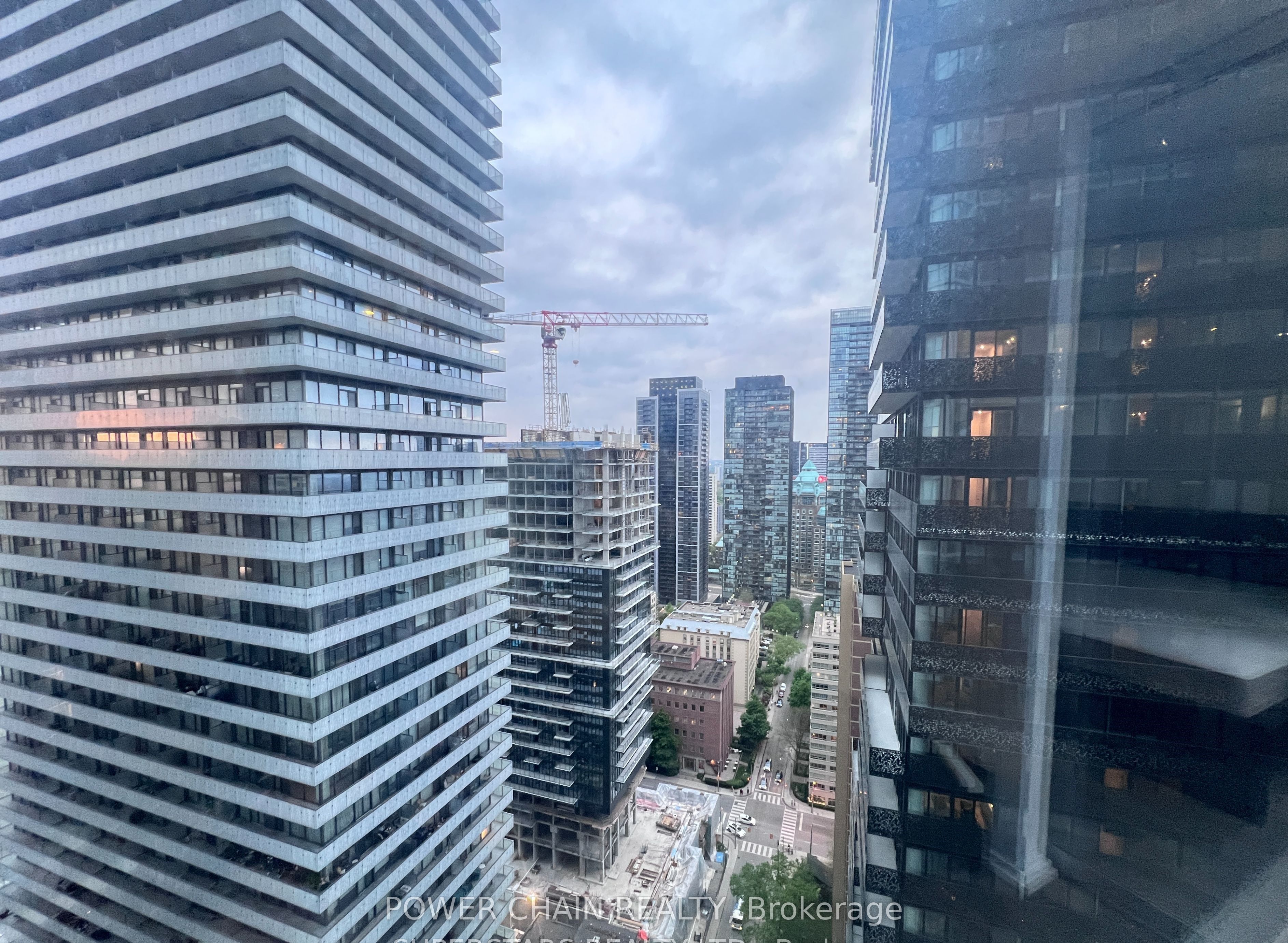 45 Charles Street E 806, Toronto, ON M4Y 0B8