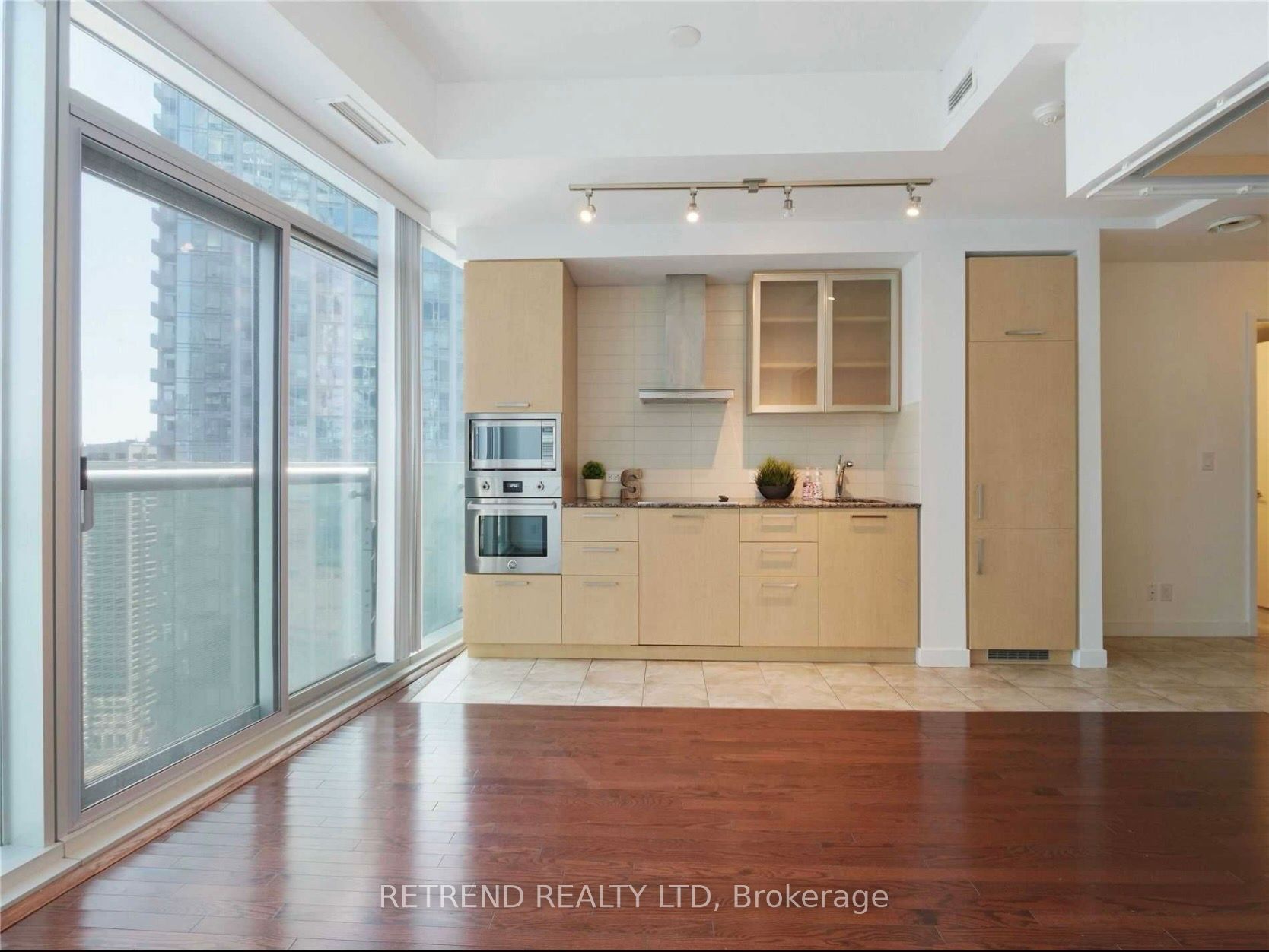 12 York Street 3101, Toronto, ON M5J 0A9 photo 2