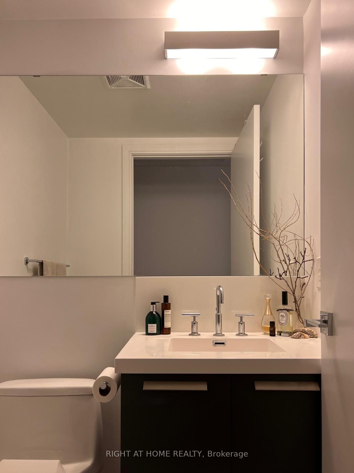 42 Charles Street E 2802, Toronto, ON M4Y 0B7 photo 4