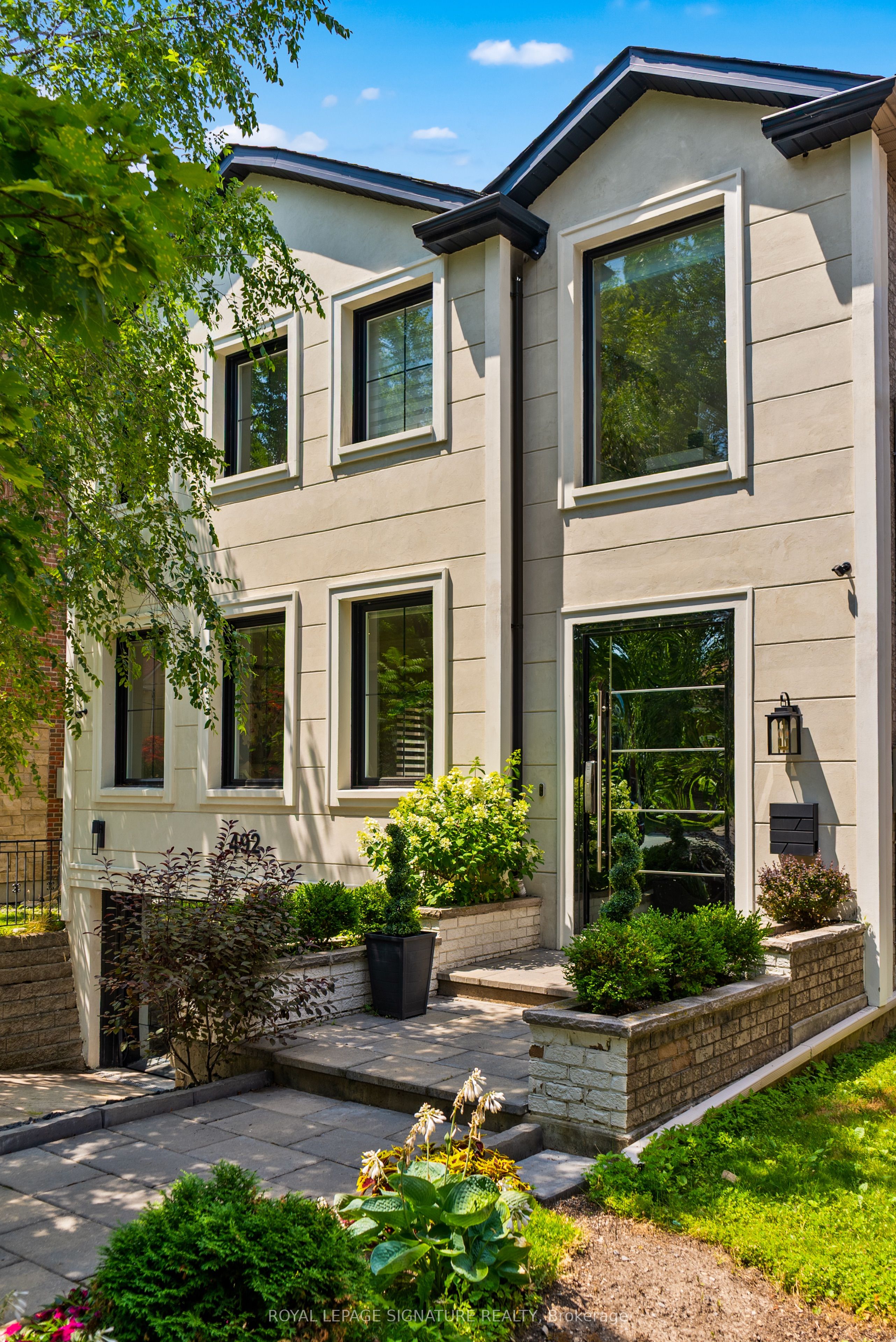 492 Old Orchard Grove, Toronto, ON M5M 2G5 photo 2