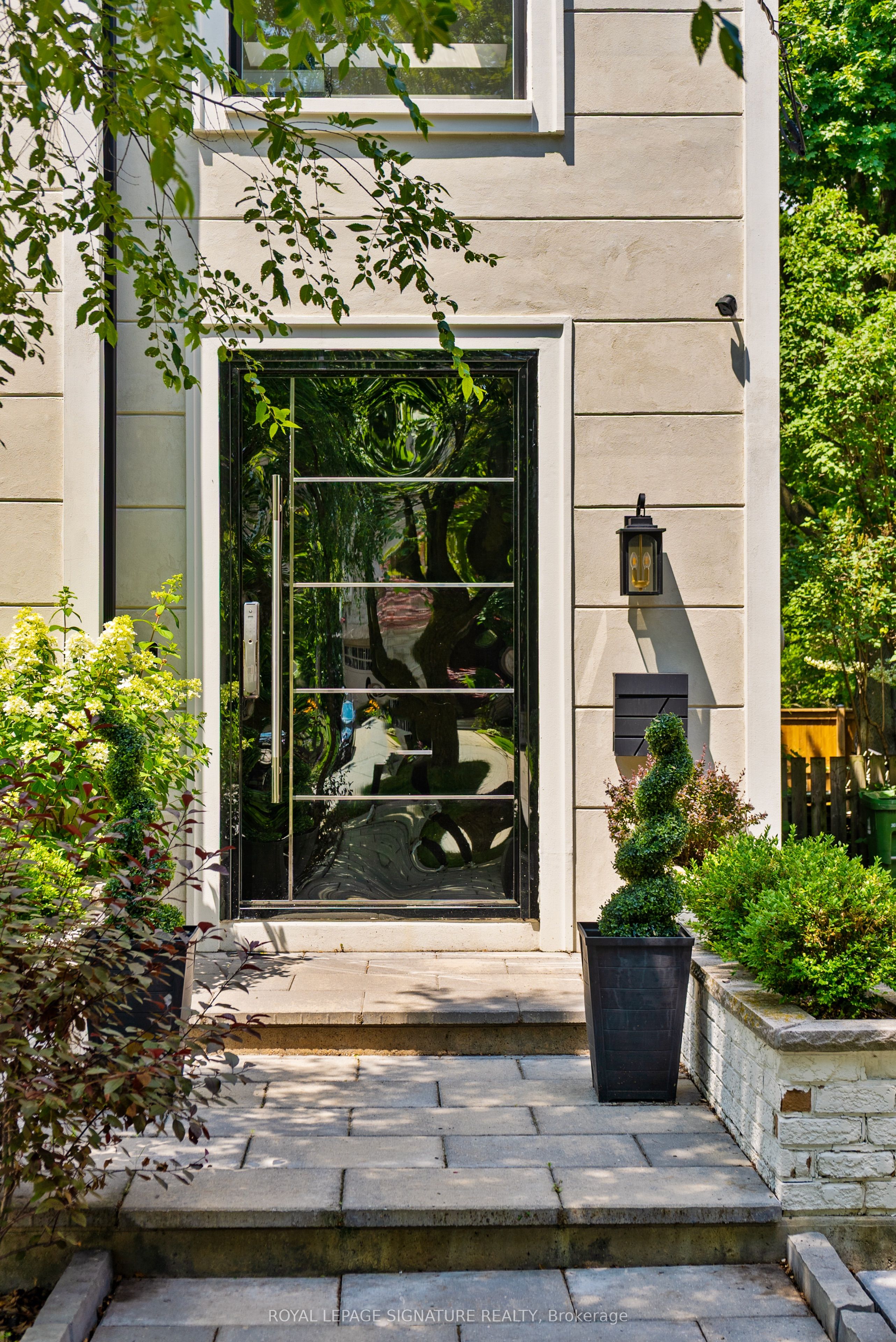 492 Old Orchard Grove, Toronto, ON M5M 2G5 photo 3