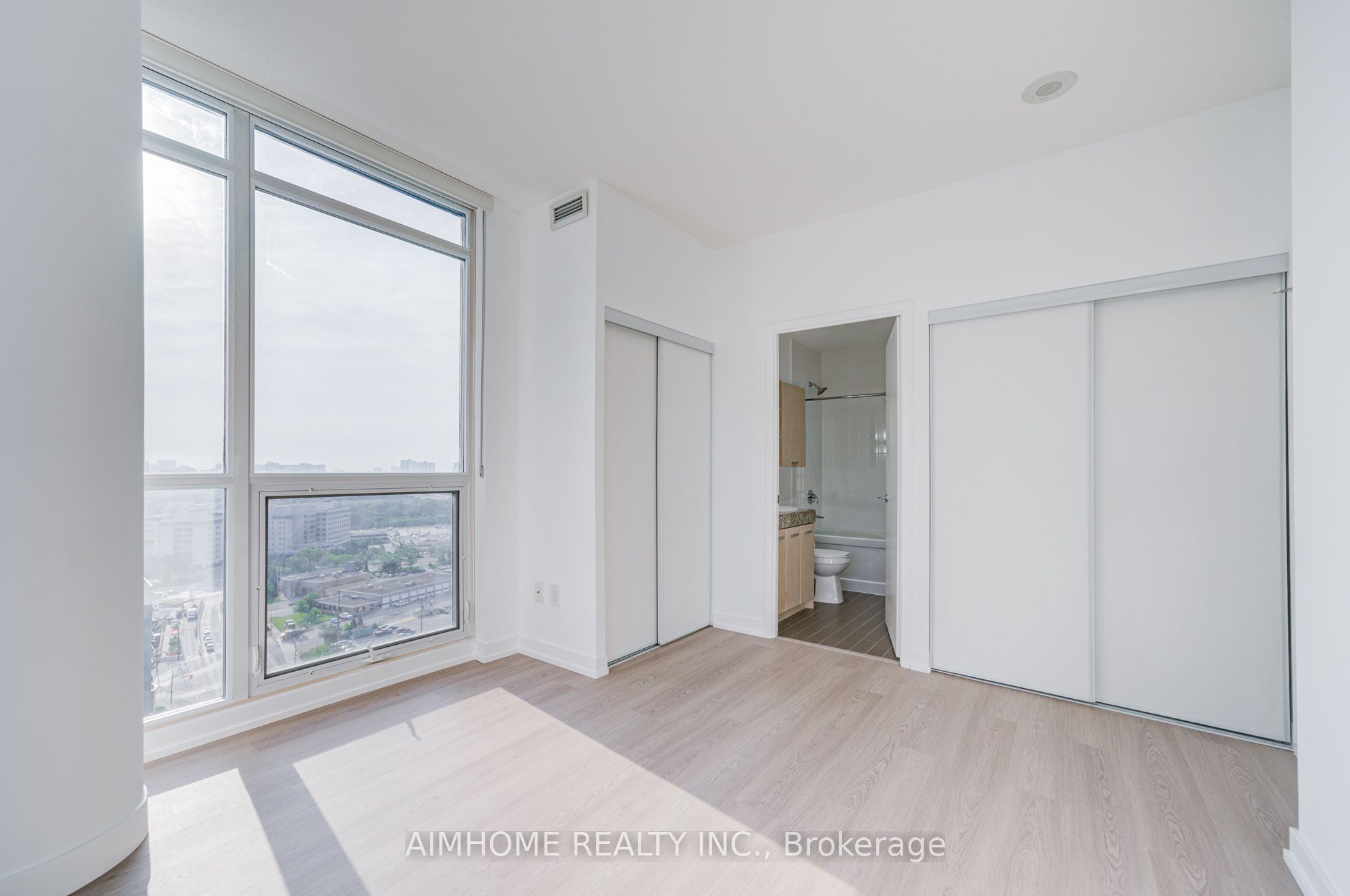 29 Singer Court 2109, Toronto, ON M2K 0B3 photo 2