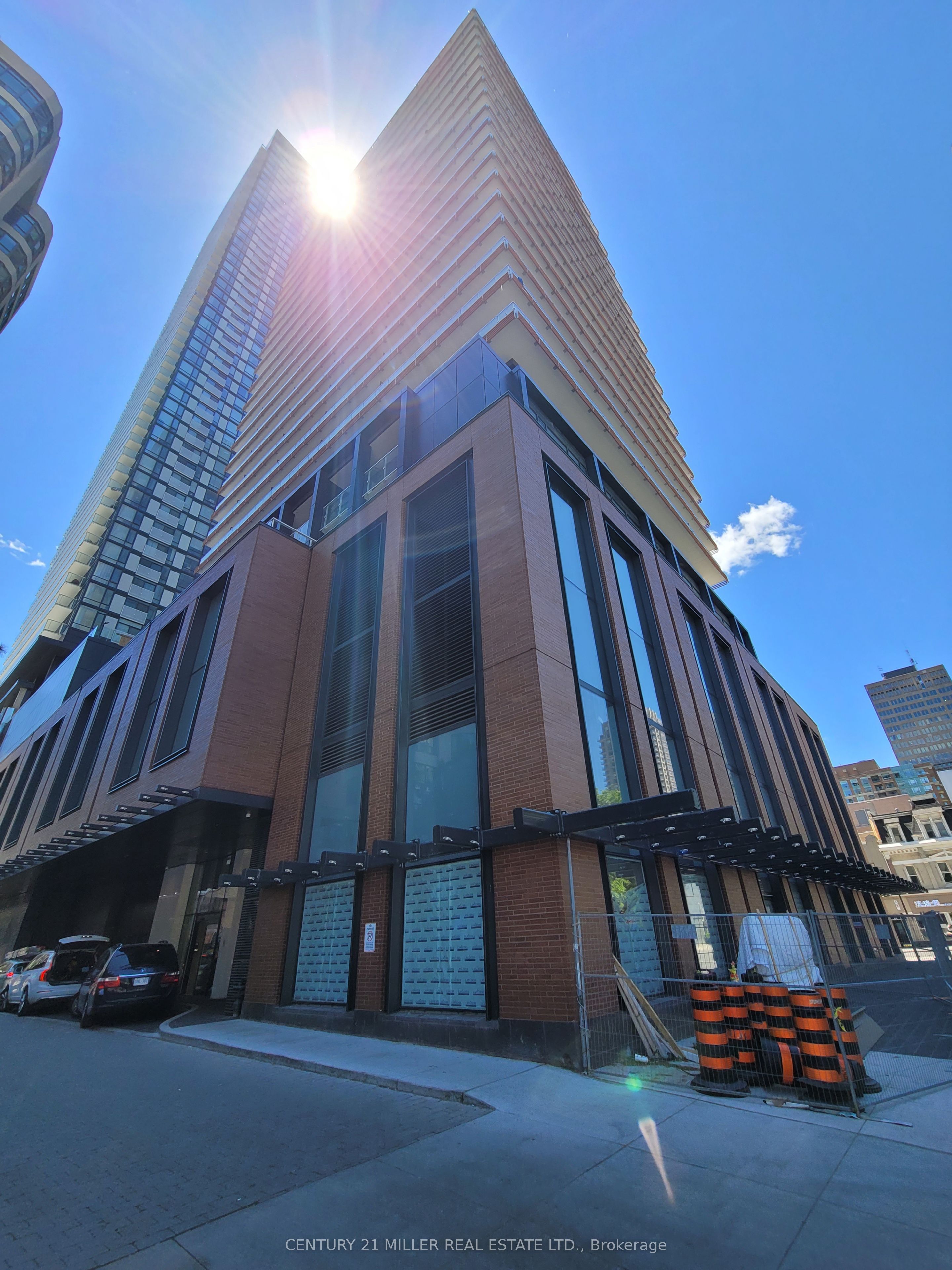 18 Maitland Terrace 802, Toronto, ON M4Y 1Y4 photo 2