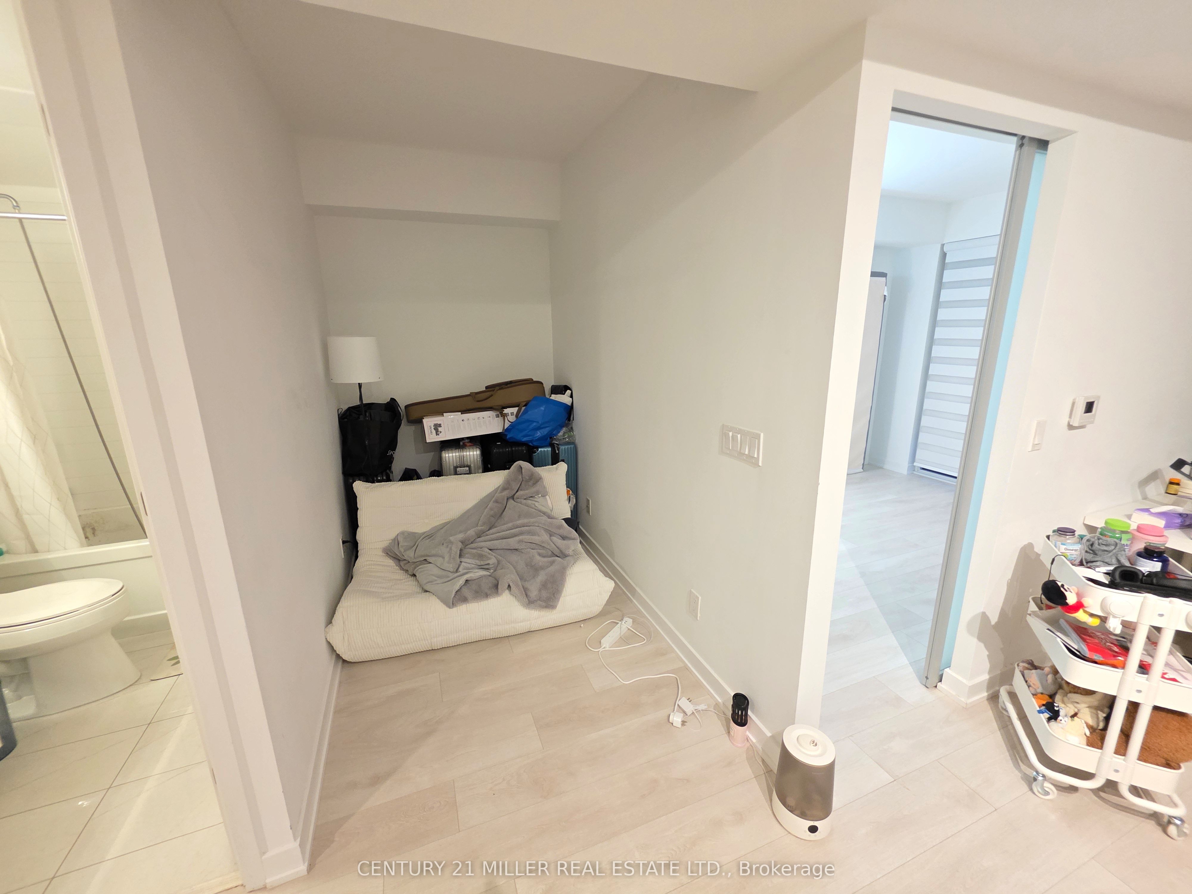 18 Maitland Terrace 802, Toronto, ON M4Y 1Y4 photo 5