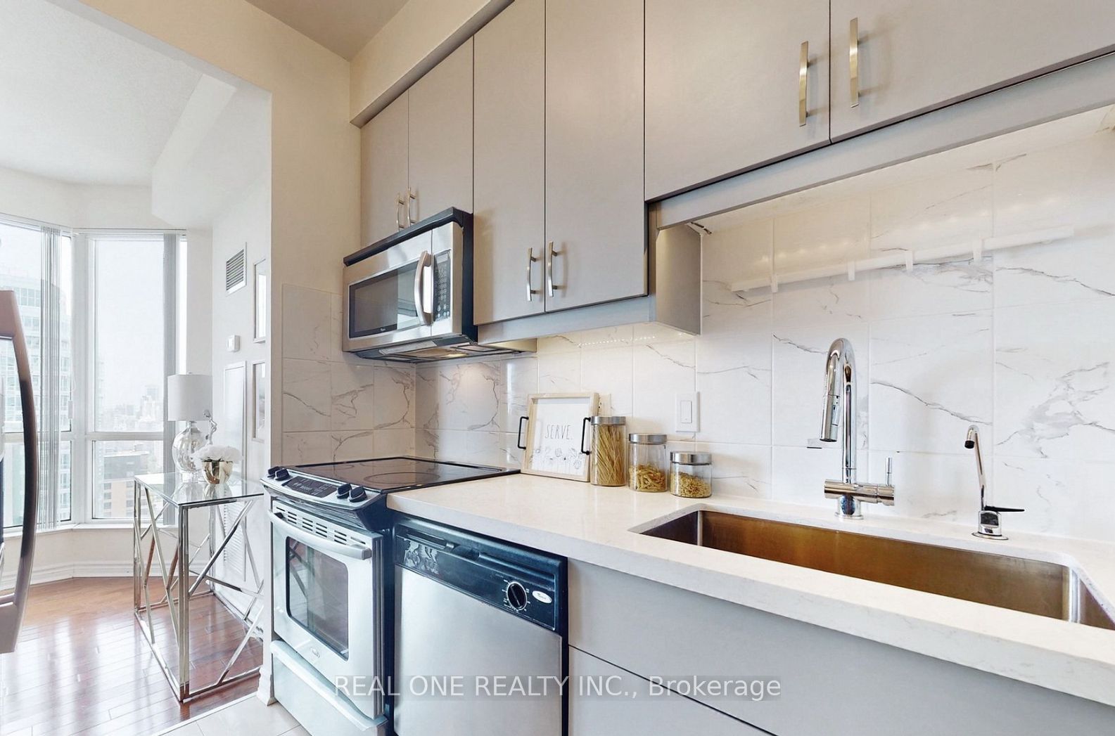 18 Holmes Avenue 2303, Toronto, ON M2N 0E1 photo 4