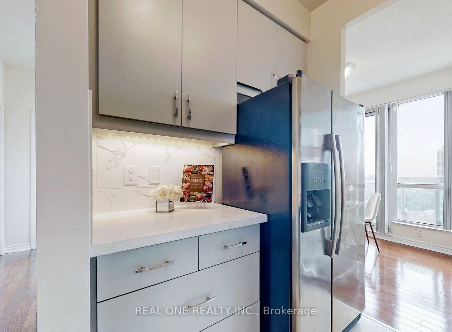 18 Holmes Avenue 2303, Toronto, ON M2N 0E1 photo 5