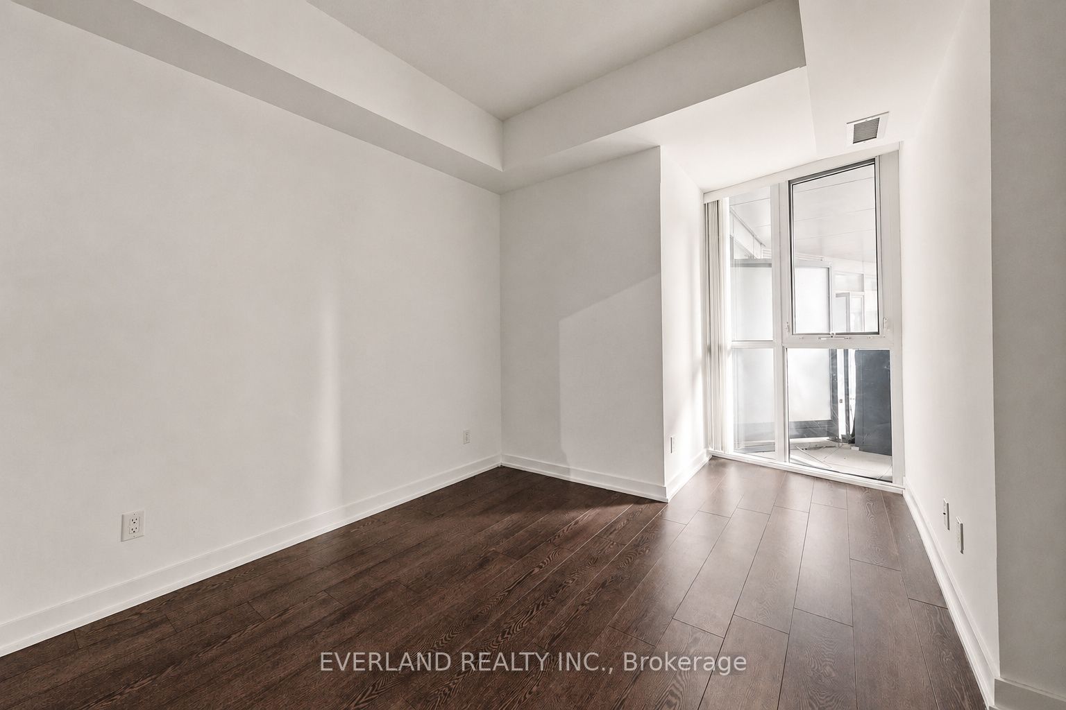 20 Bruyeres Mews 201, Toronto, ON M5V 0G8 photo 5