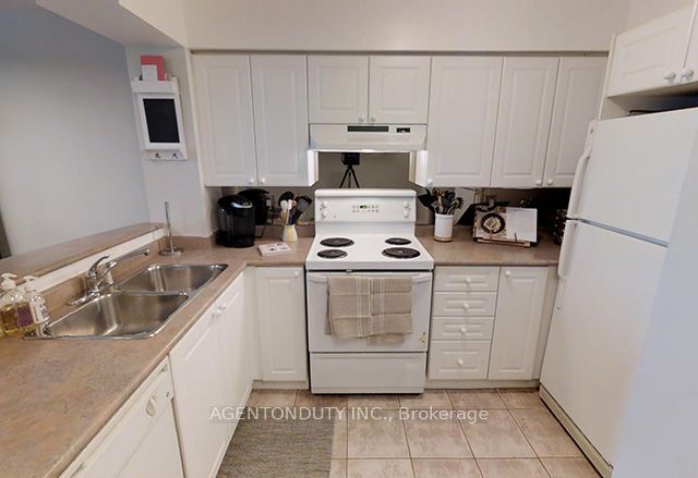 109 Front Street E 622, Toronto, ON M5A 4P7 photo 5