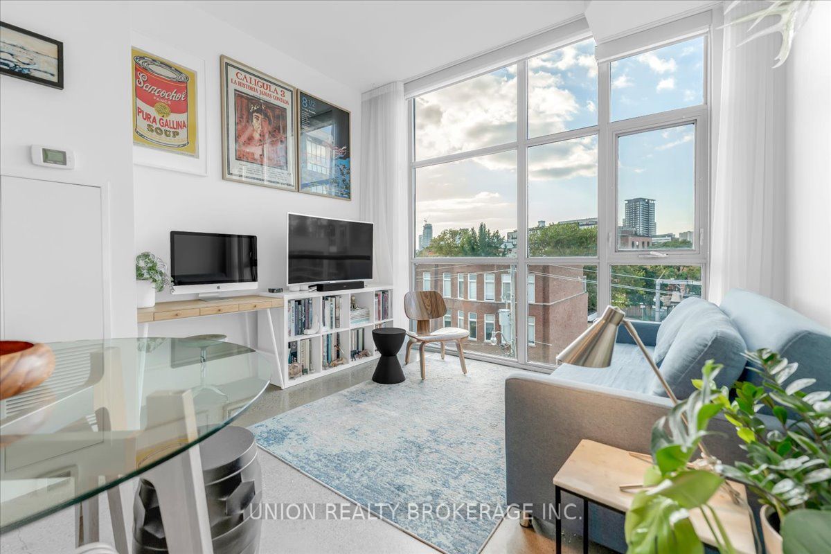 569 King Street E 404, Toronto, ON M5A 1M5 photo 3