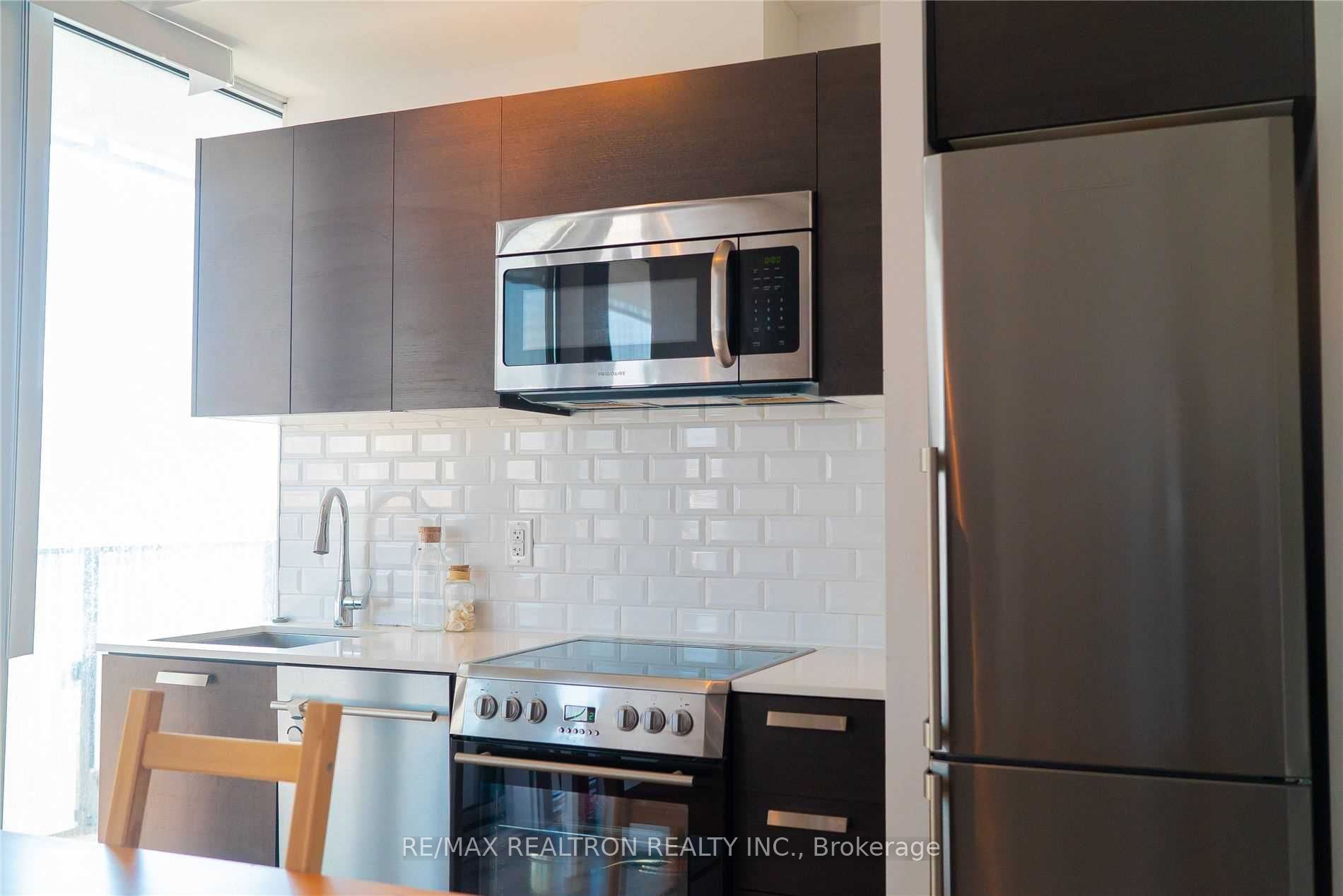 42 Charles Street E 2101, Toronto, ON M4Y 1T1 photo 3