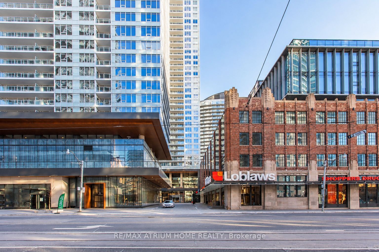 17 Bathurst Street 909, Toronto, ON M6A 2E1